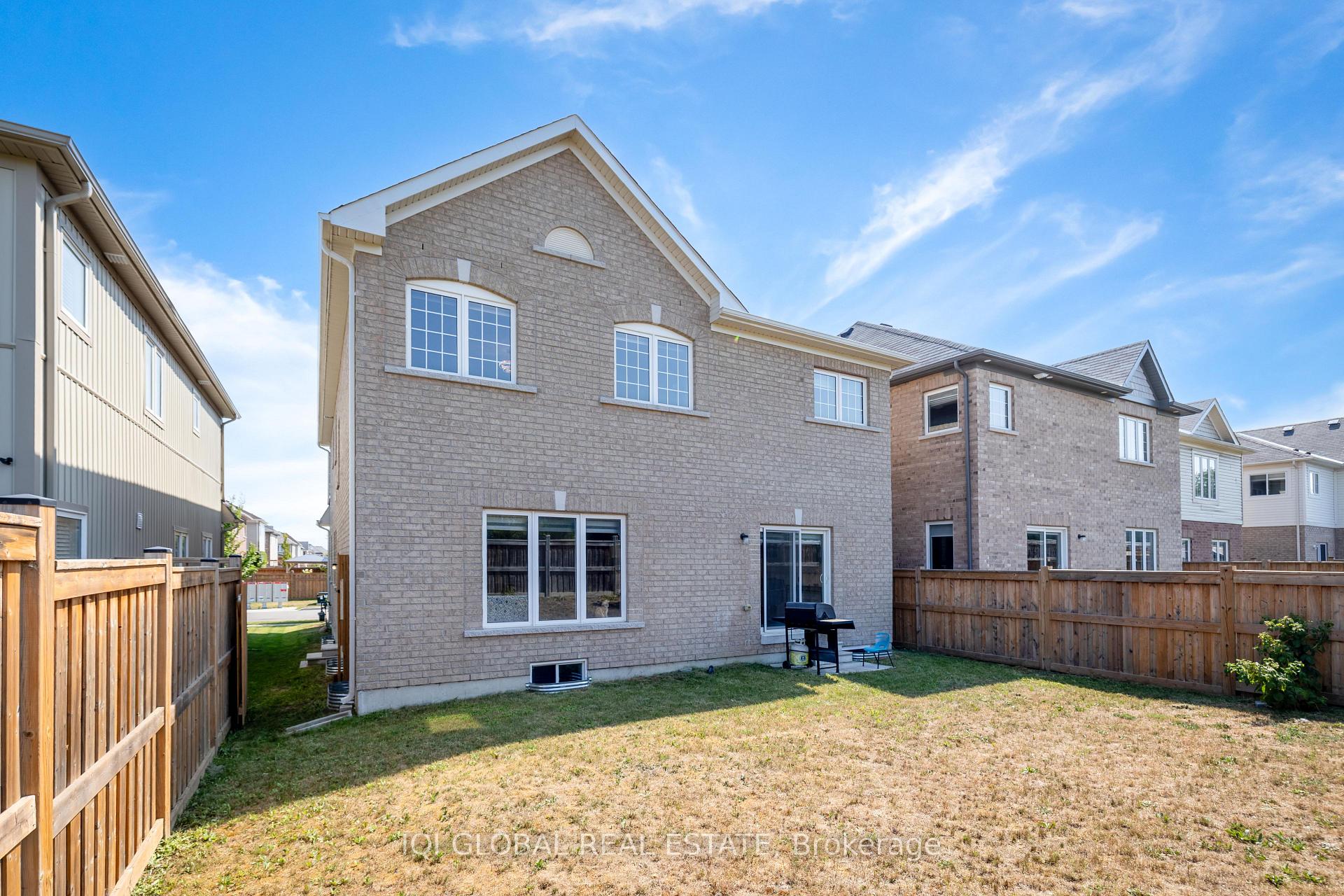 Photo 36 of 191 Bruce Cameron Drive, Clarington, Bowmanville — HOMEH