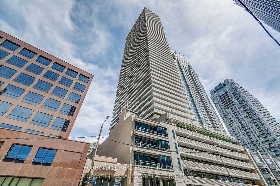 Front of Unit 5507, 2221 Yonge Street