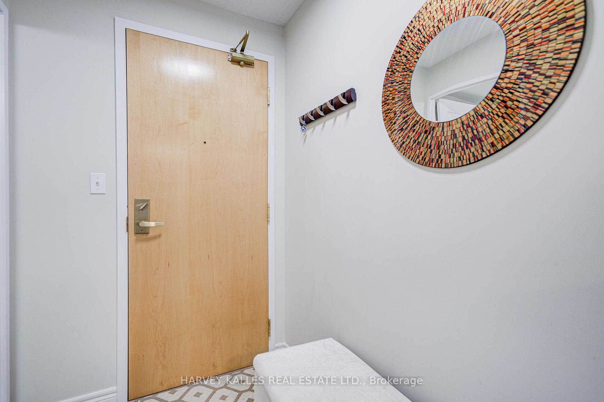 Photo 4 of Unit 902, 43 Eglinton Avenue E, Toronto, Mount Pleasant West — HOMEH