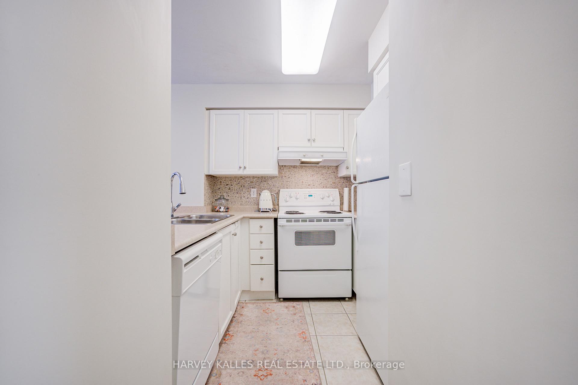 Photo 12 of Unit 902, 43 Eglinton Avenue E, Toronto, Mount Pleasant West — HOMEH