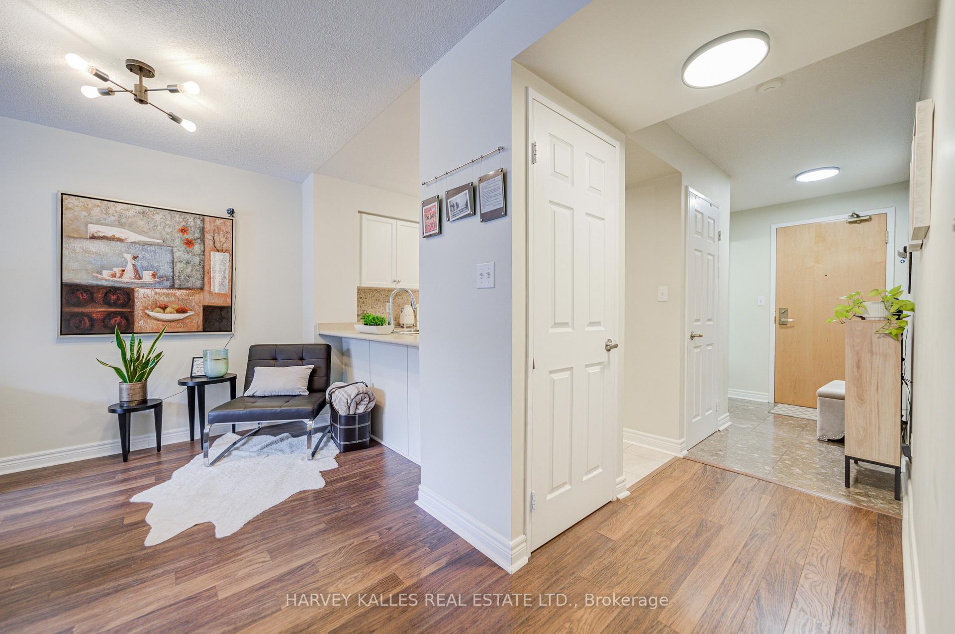 Photo 17 of Unit 902, 43 Eglinton Avenue E, Toronto, Mount Pleasant West — HOMEH