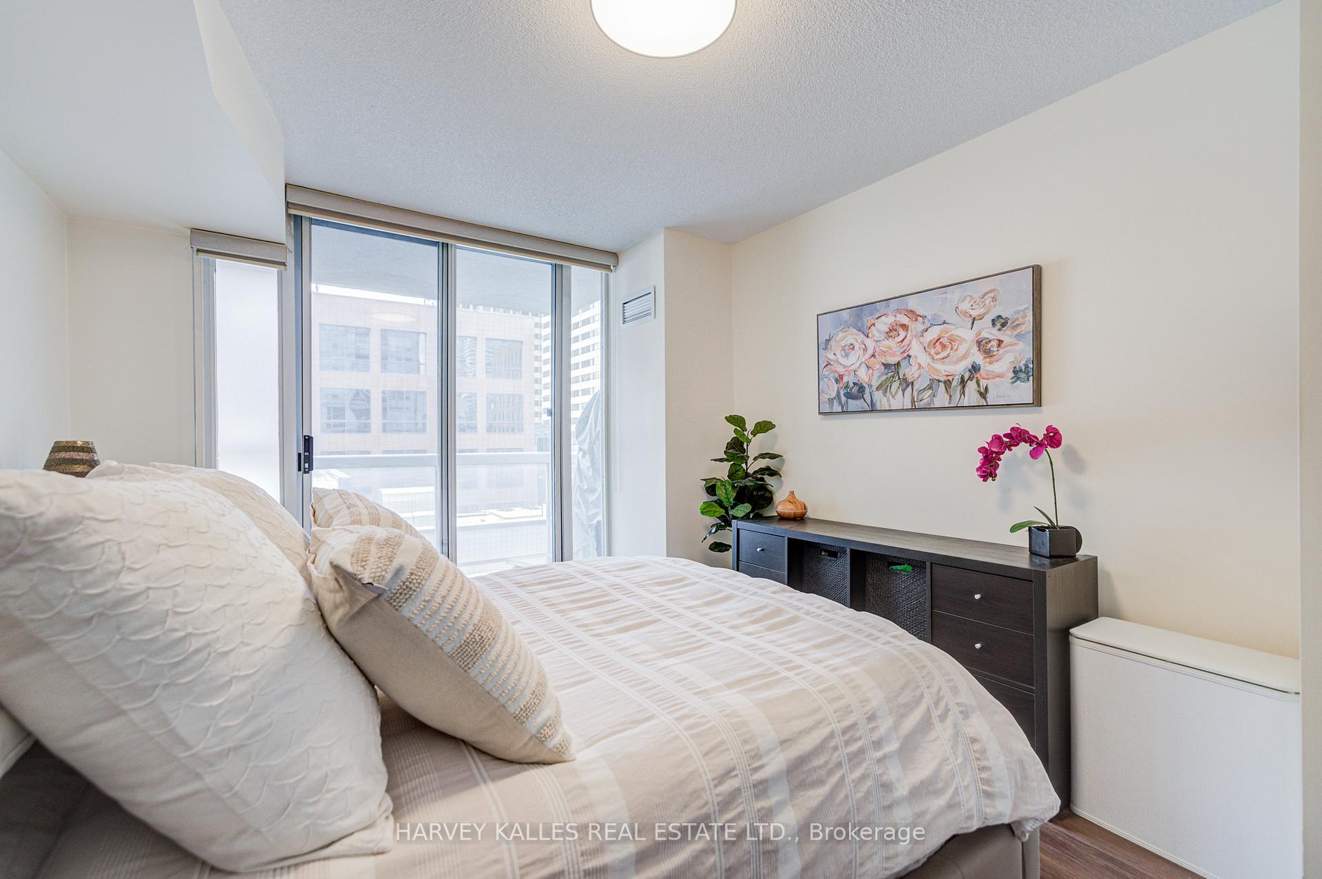 Photo 30 of Unit 902, 43 Eglinton Avenue E, Toronto, Mount Pleasant West — HOMEH