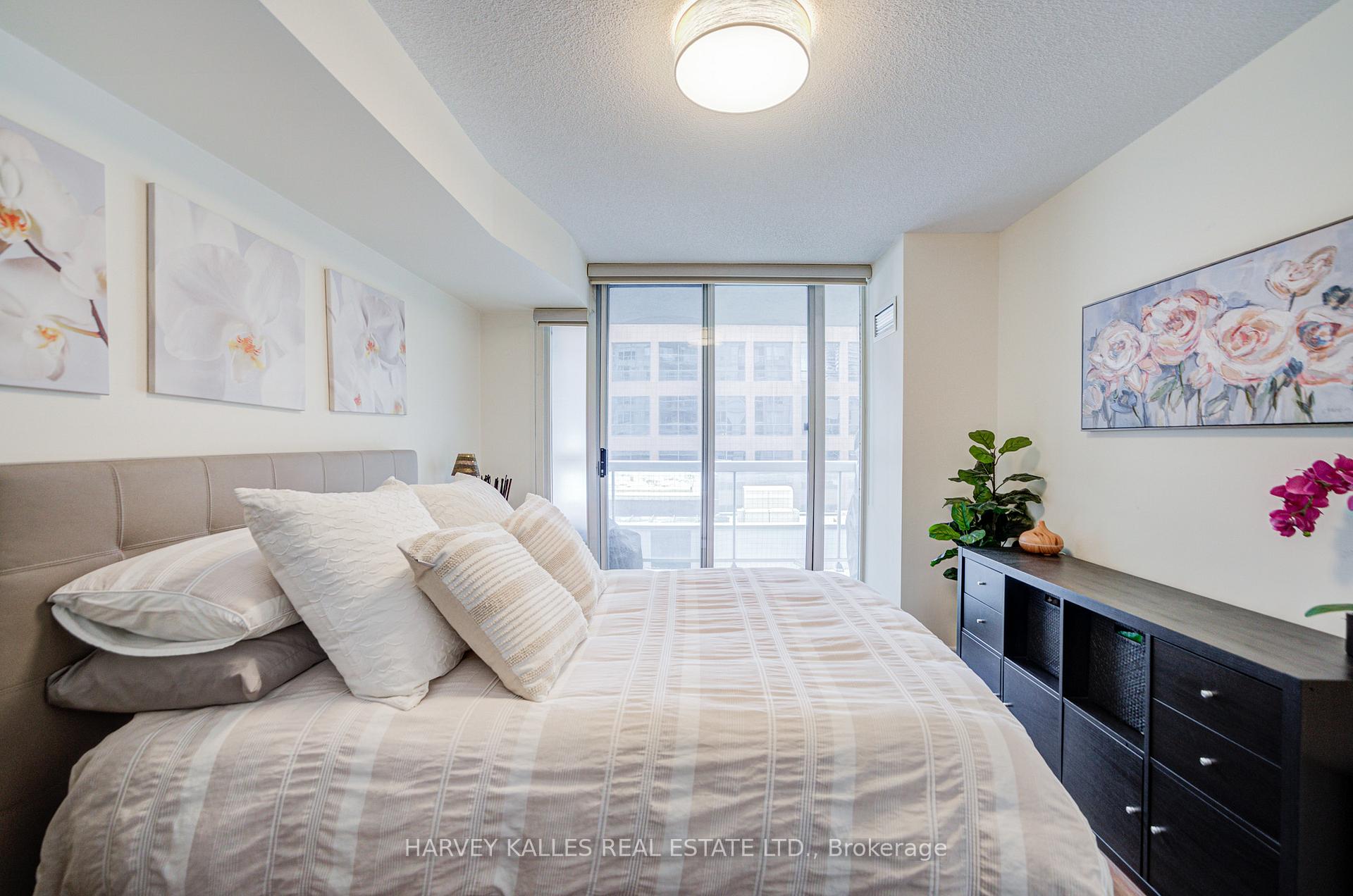 Photo 38 of Unit 902, 43 Eglinton Avenue E, Toronto, Mount Pleasant West — HOMEH