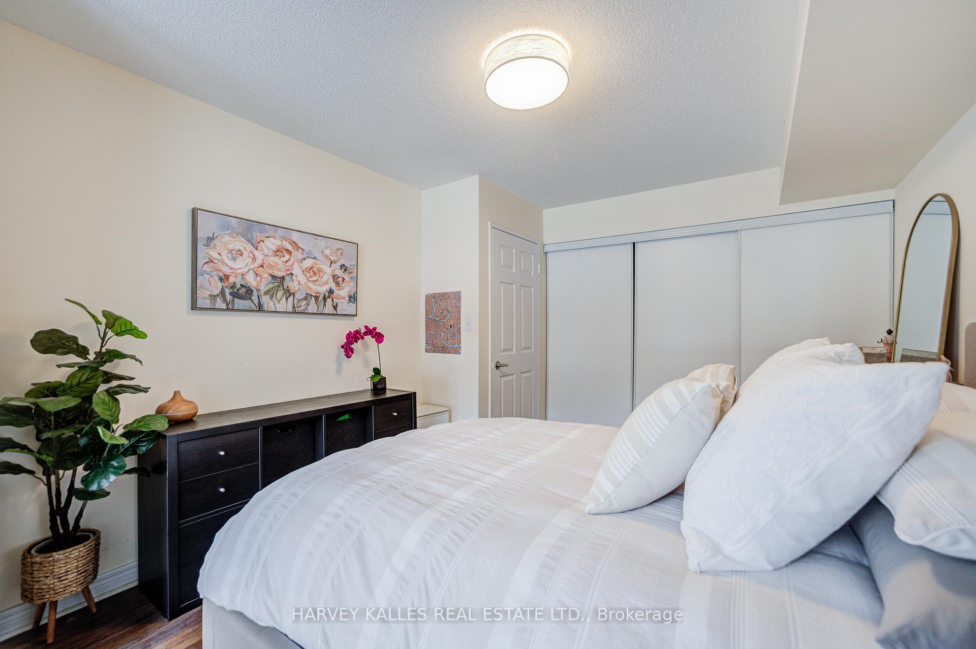 Photo 37 of Unit 902, 43 Eglinton Avenue E, Toronto, Mount Pleasant West — HOMEH