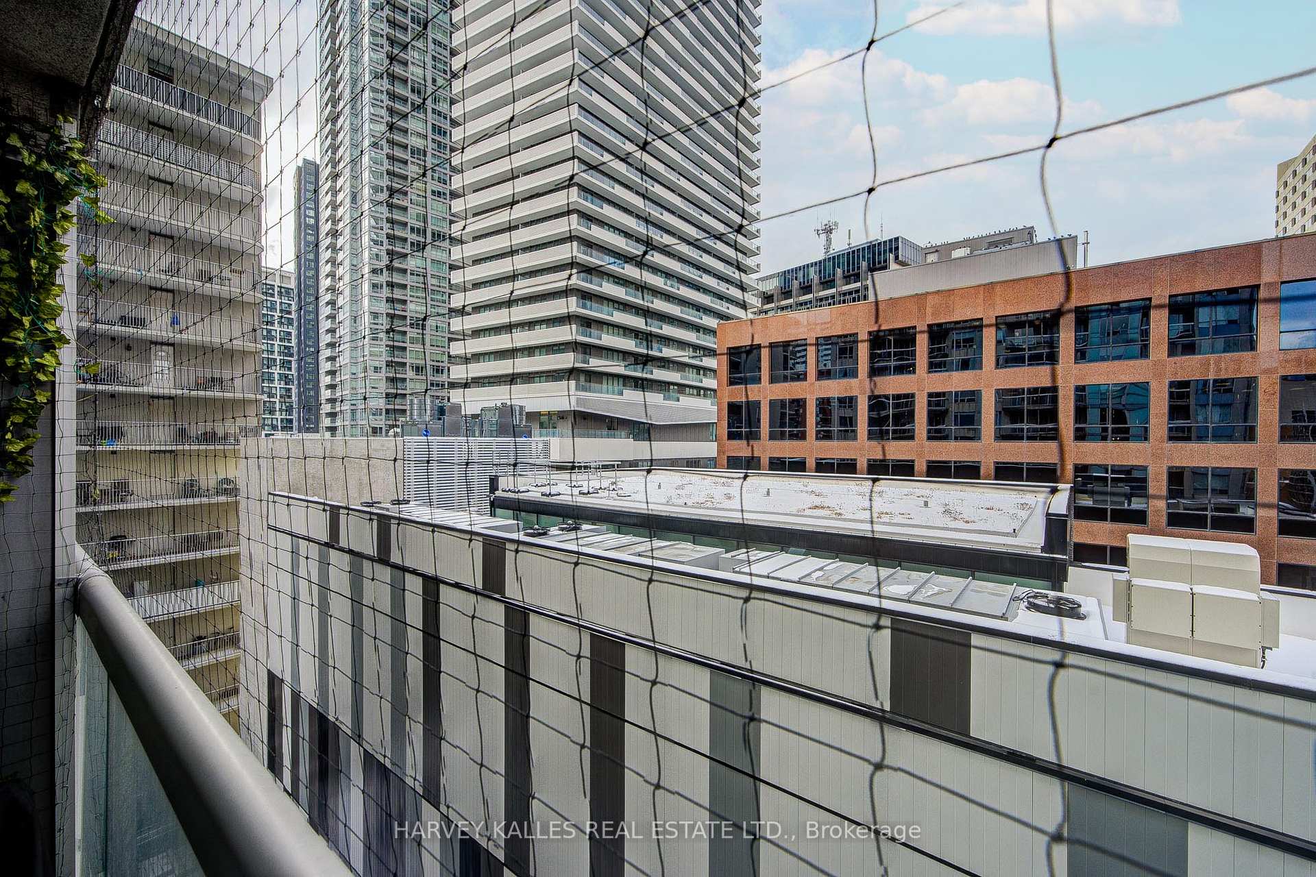 Photo 31 of Unit 902, 43 Eglinton Avenue E, Toronto, Mount Pleasant West — HOMEH