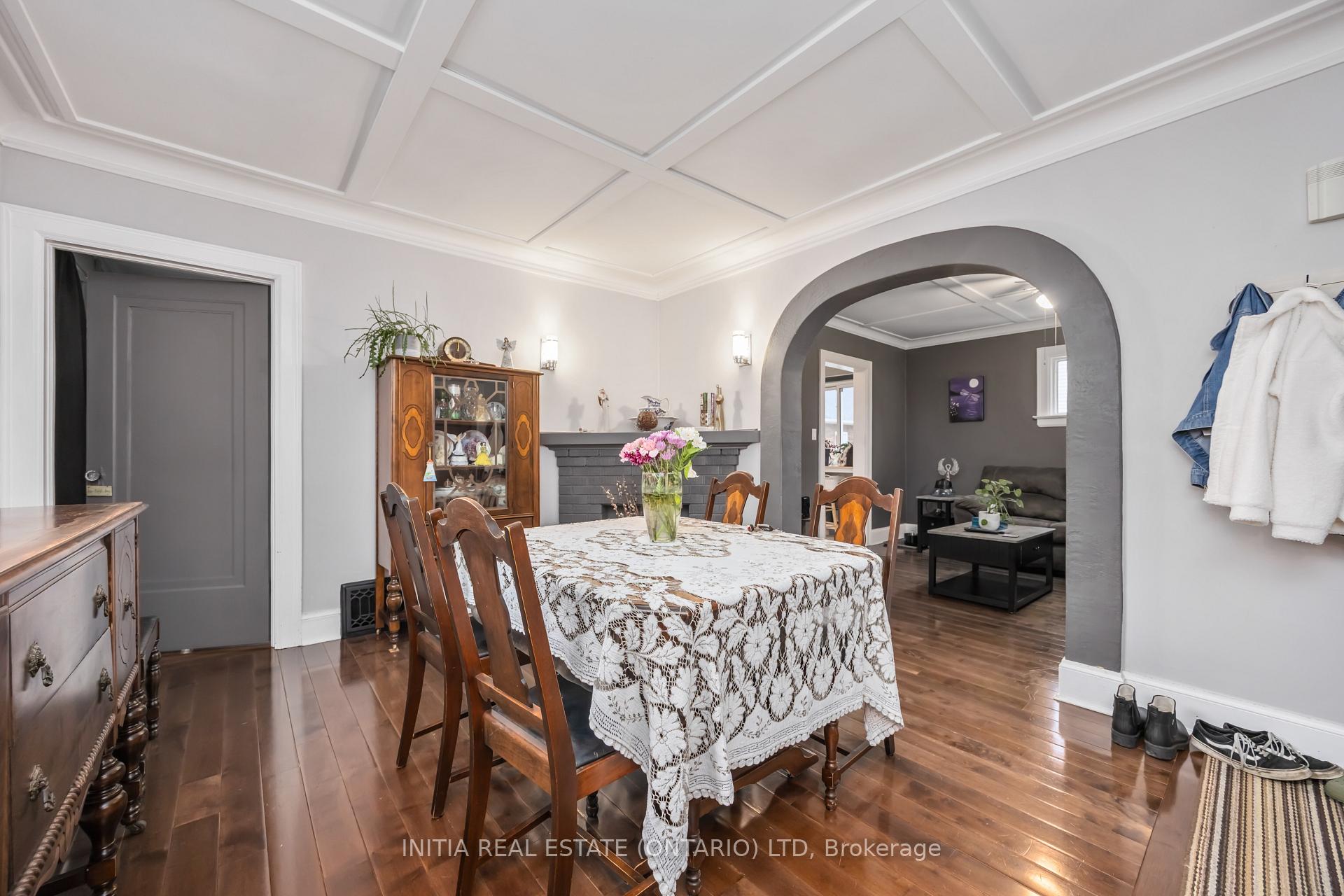 Photo 2 of 356 Talfourd Street, Sarnia — HOMEH