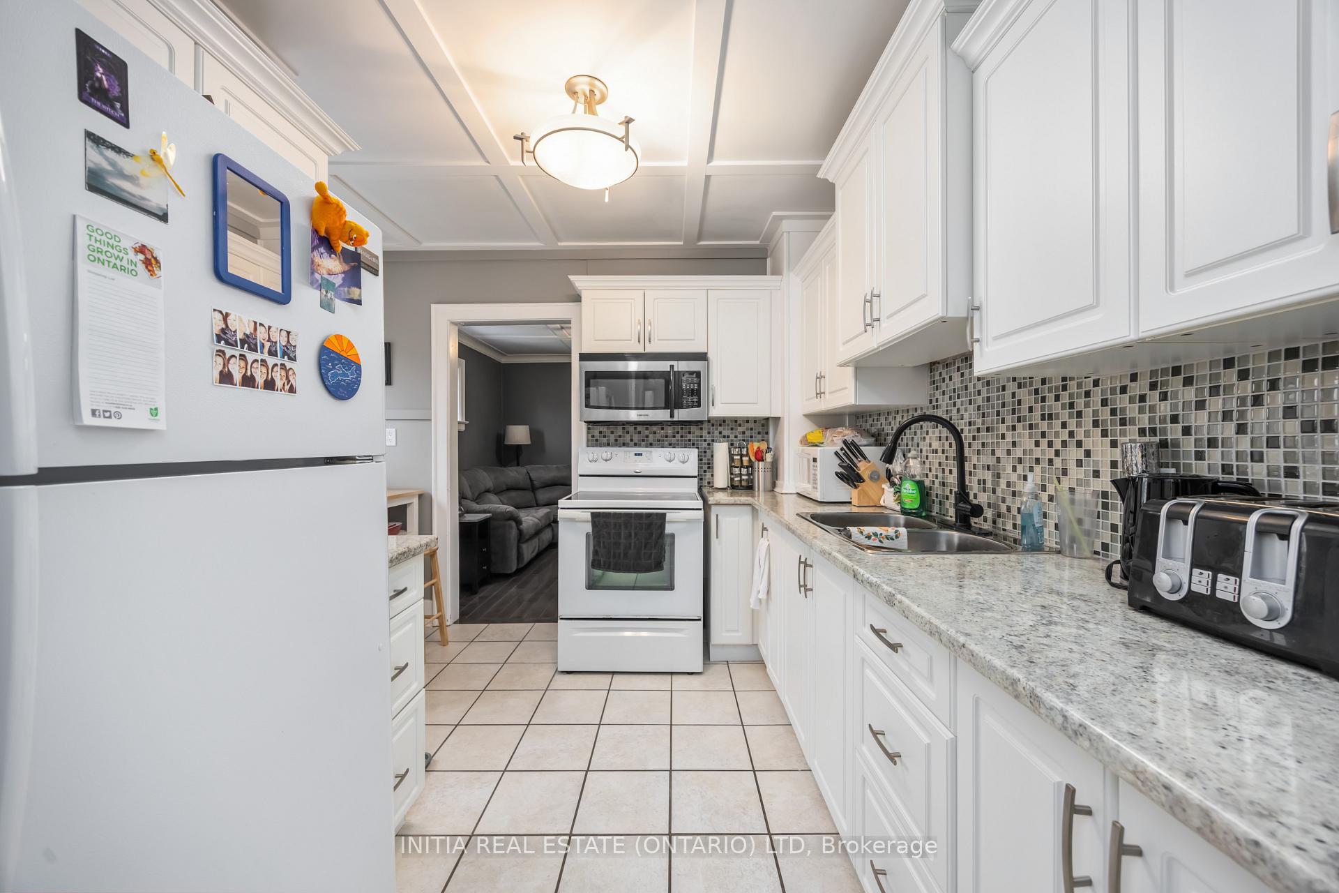 Photo 3 of 356 Talfourd Street, Sarnia — HOMEH