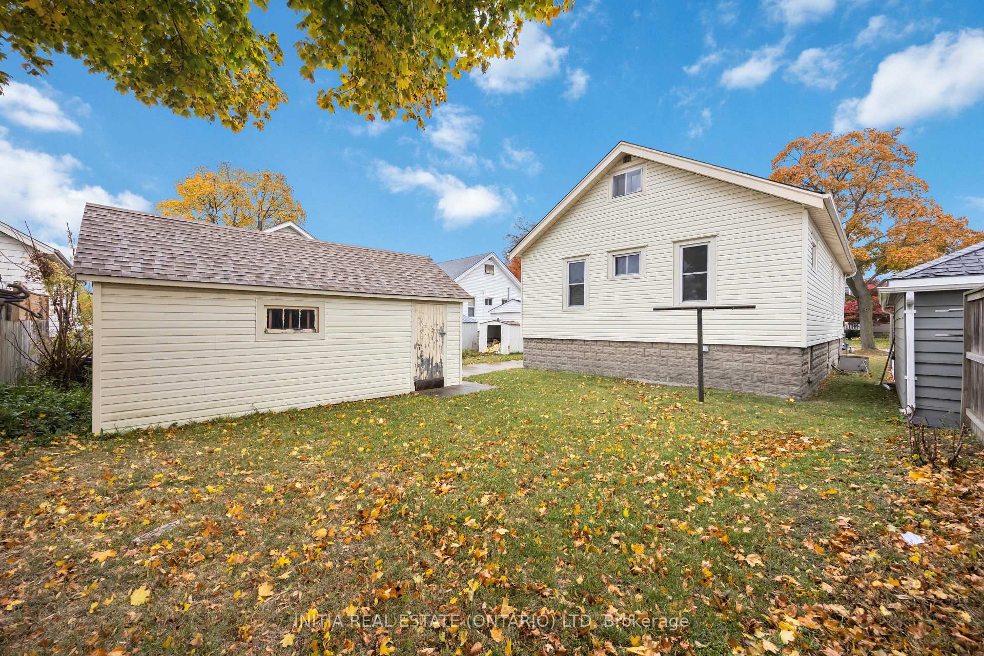 Photo 18 of 356 Talfourd Street, Sarnia — HOMEH