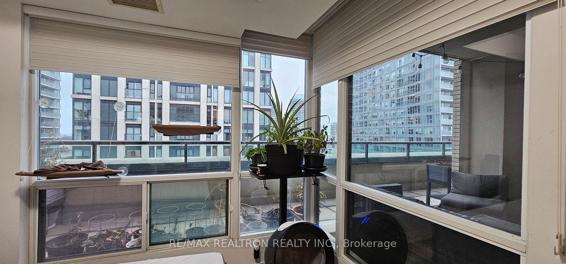 Photo 9 of Unit 1903, 88 Broadway Avenue, Toronto, Mount Pleasant West — HOMEH