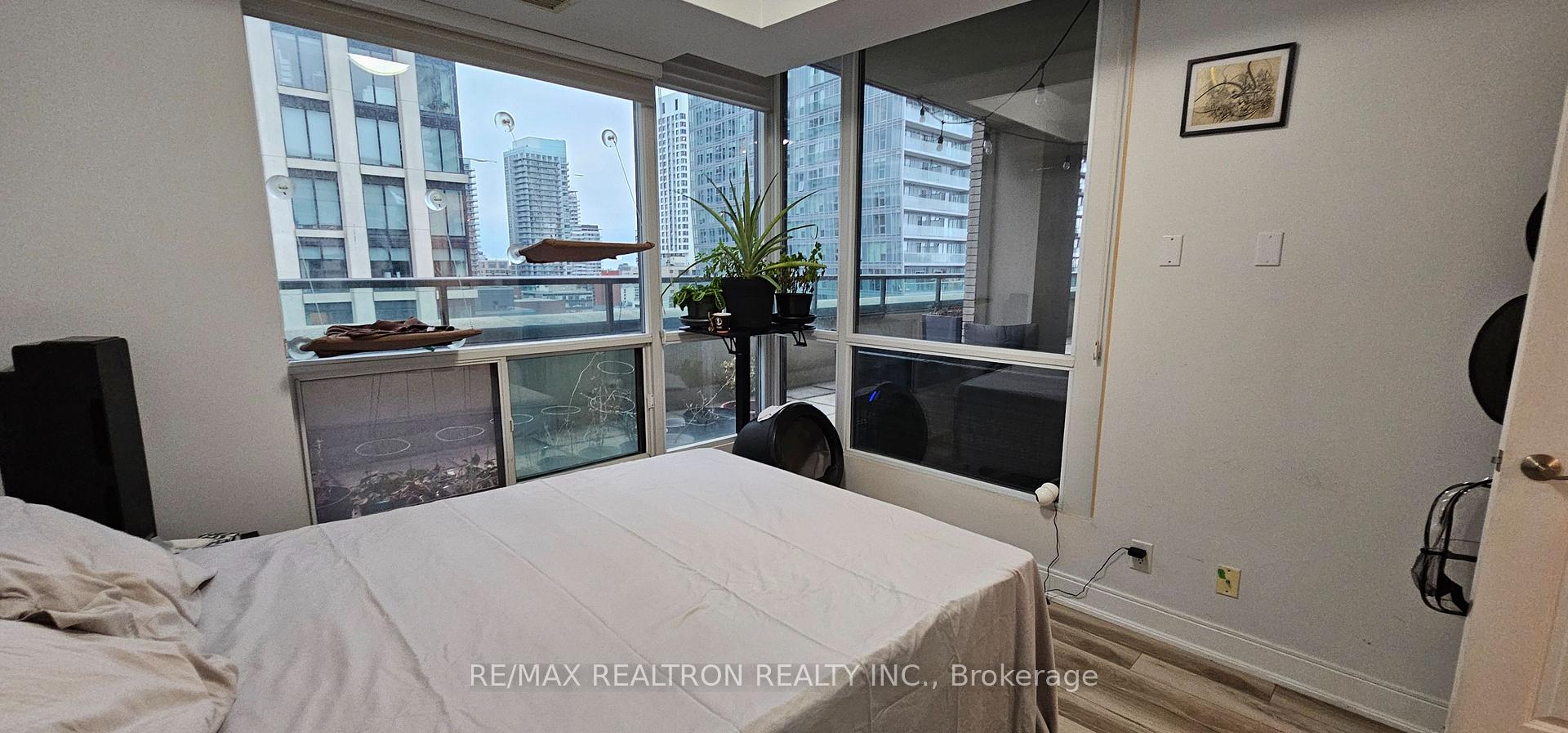 Photo 10 of Unit 1903, 88 Broadway Avenue, Toronto, Mount Pleasant West — HOMEH