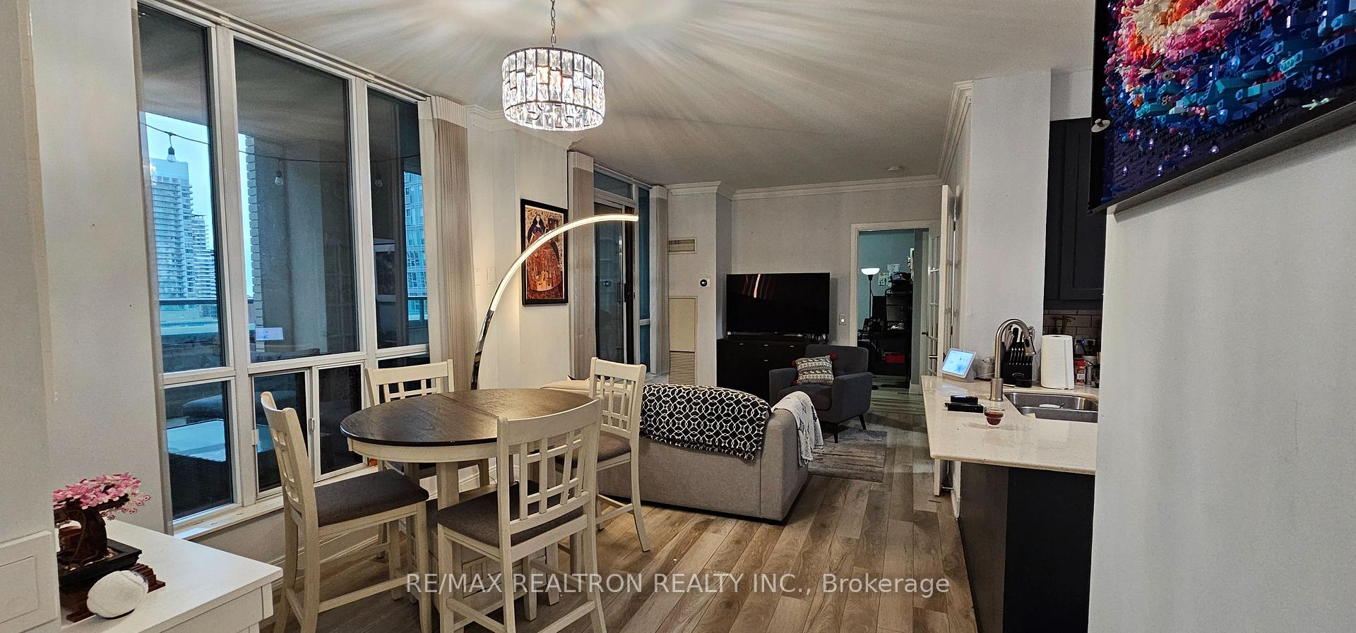 Photo 6 of Unit 1903, 88 Broadway Avenue, Toronto, Mount Pleasant West — HOMEH