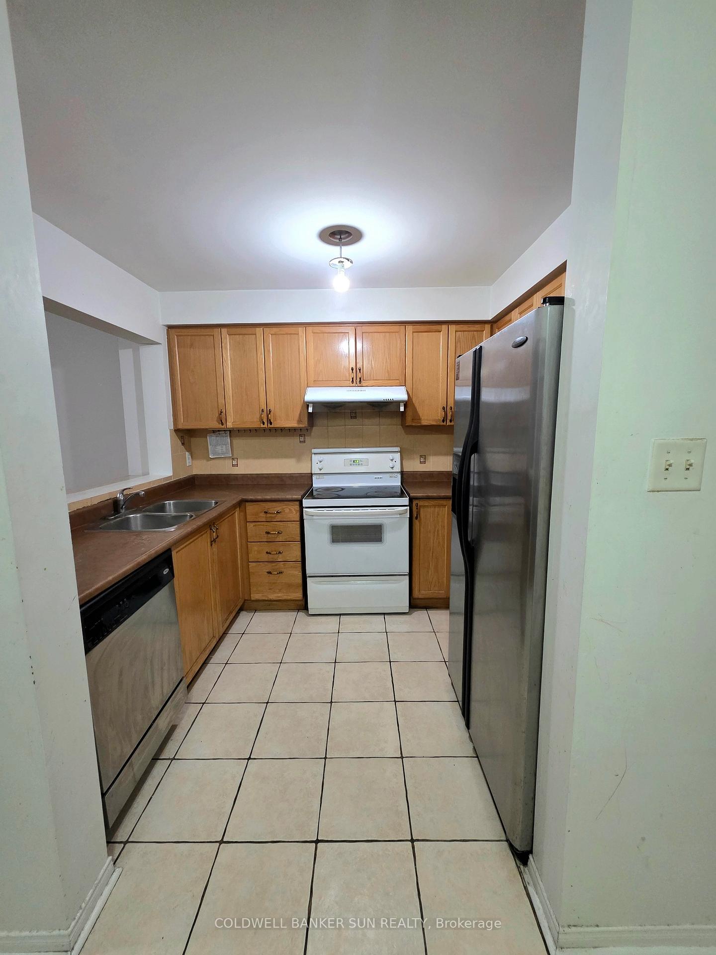 Photo 16 of 39 Rotunda Street, Brampton, Fletcher's Creek Village — HOMEH
