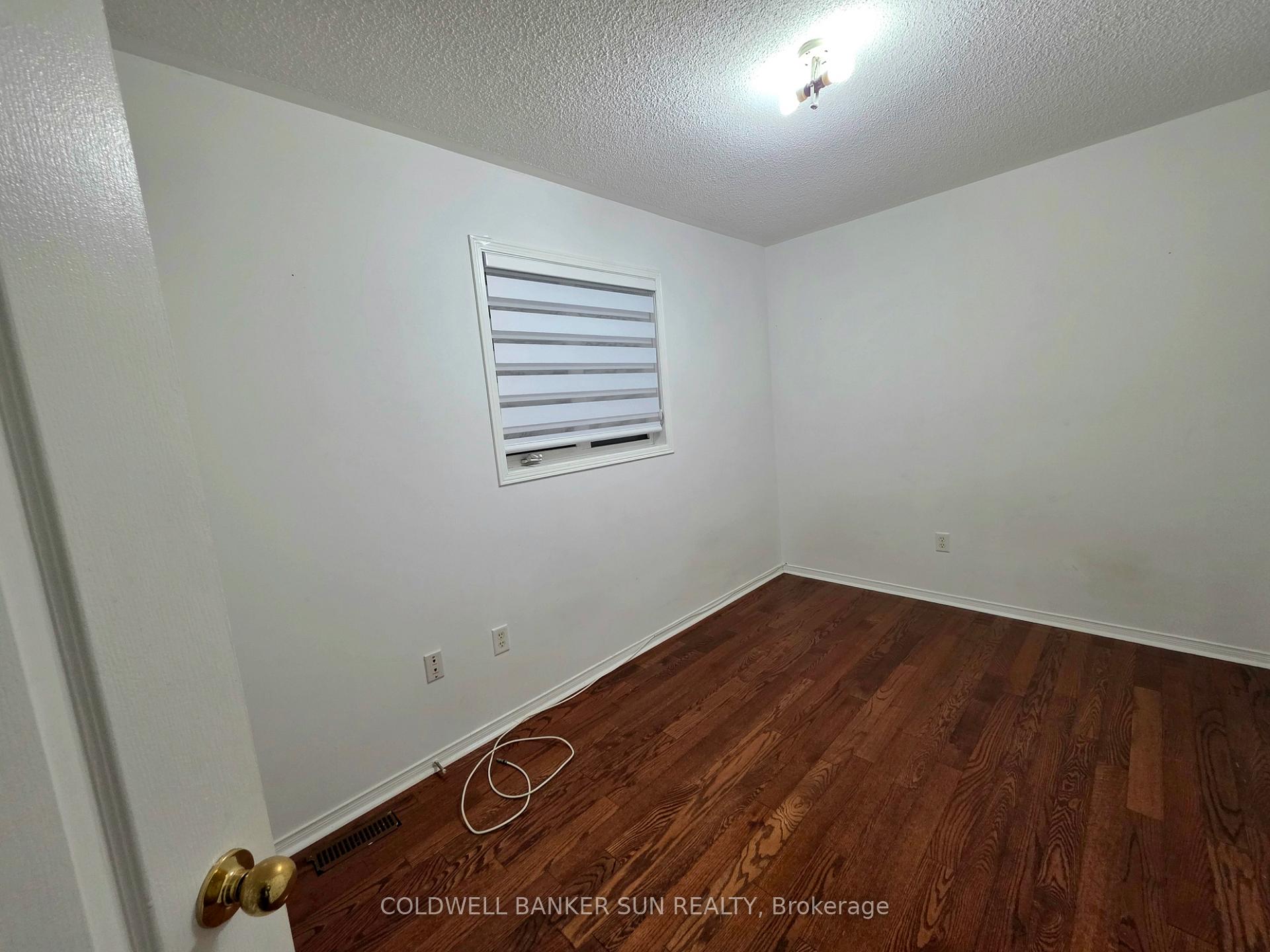 Photo 3 of 39 Rotunda Street, Brampton, Fletcher's Creek Village — HOMEH