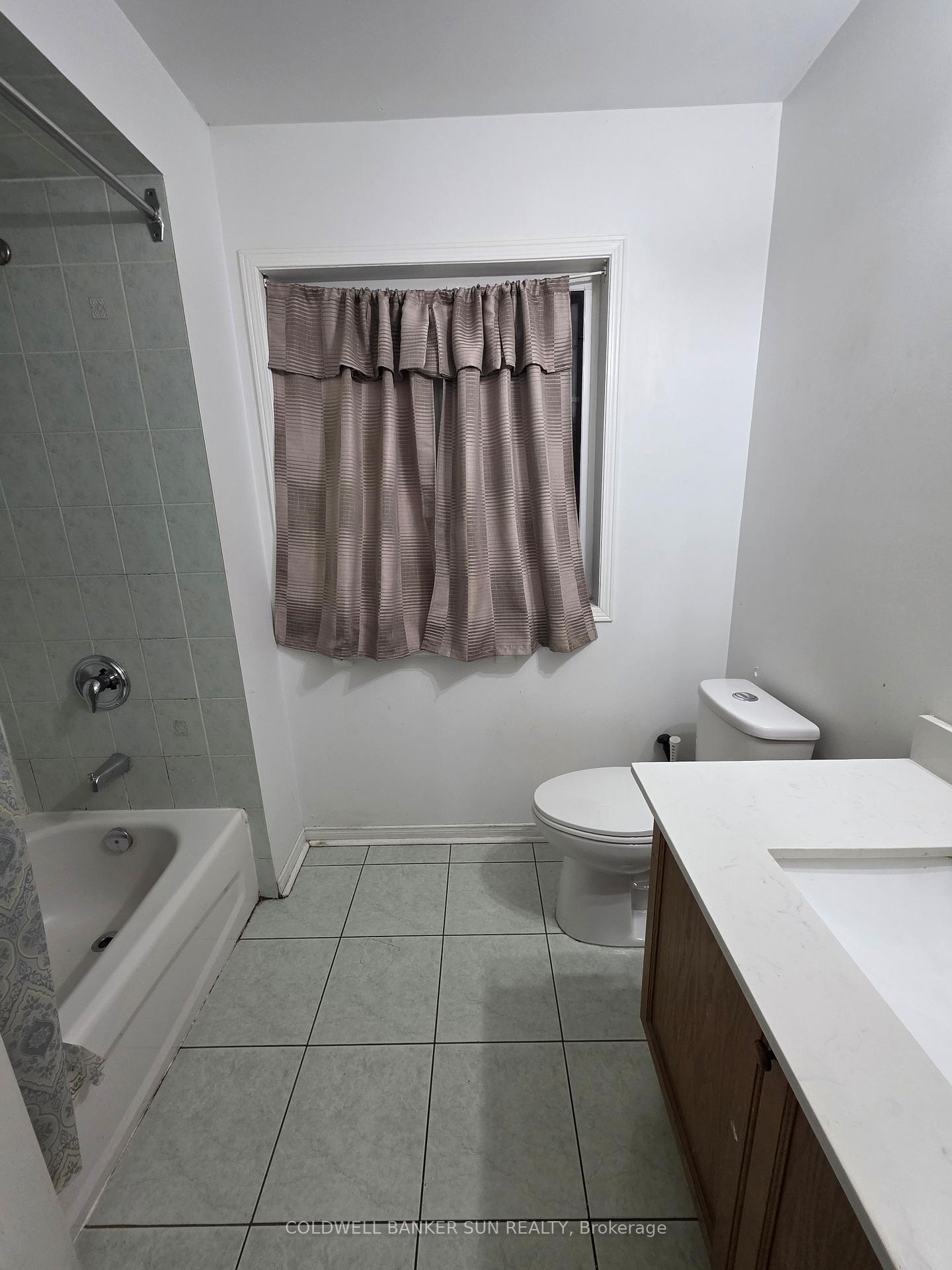 Photo 8 of 39 Rotunda Street, Brampton, Fletcher's Creek Village — HOMEH