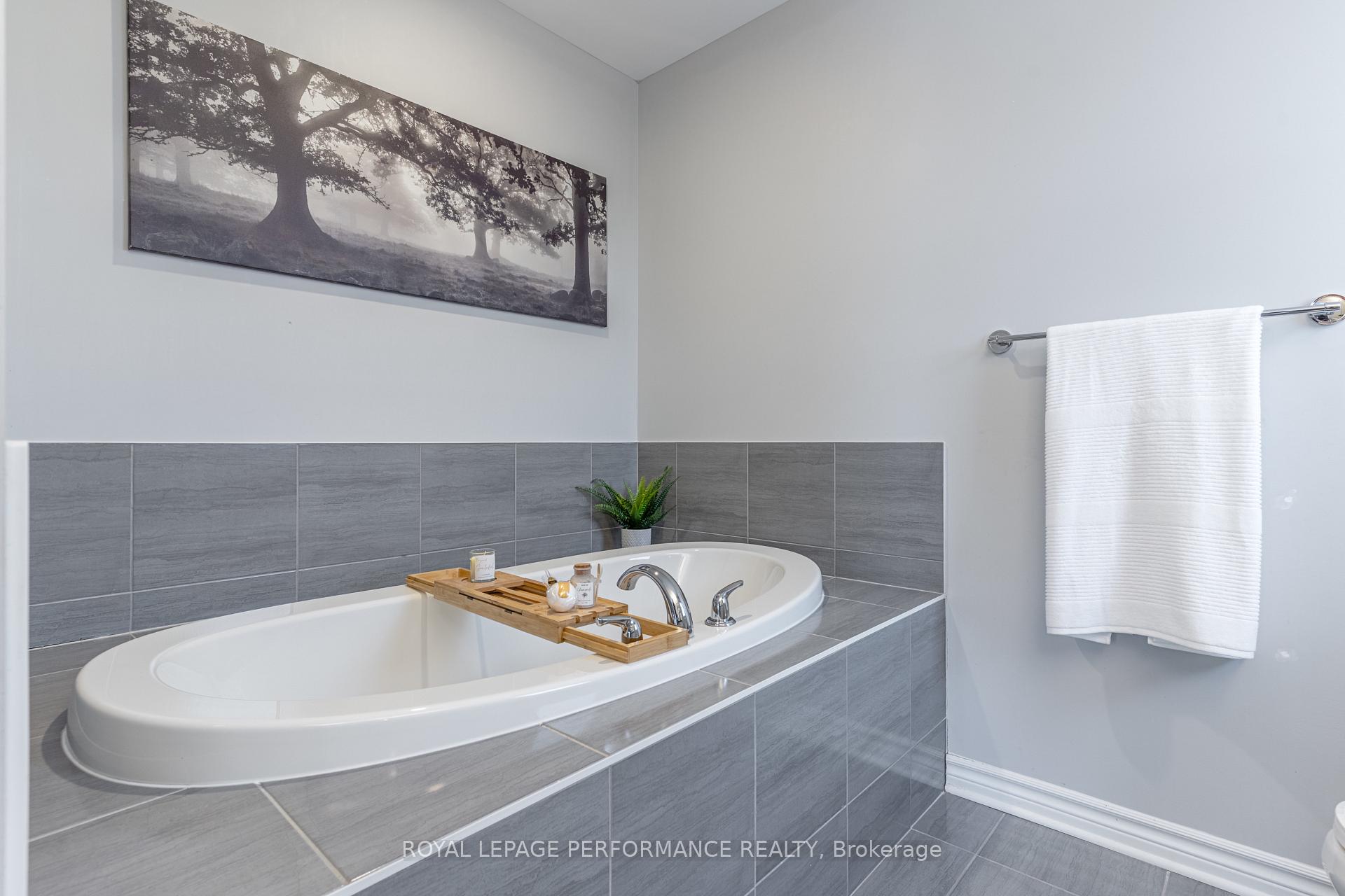 Photo 19 of 330 Wood Acres Grove, Ottawa, Blossom Park/Kemp Park/Findlay Creek — HOMEH
