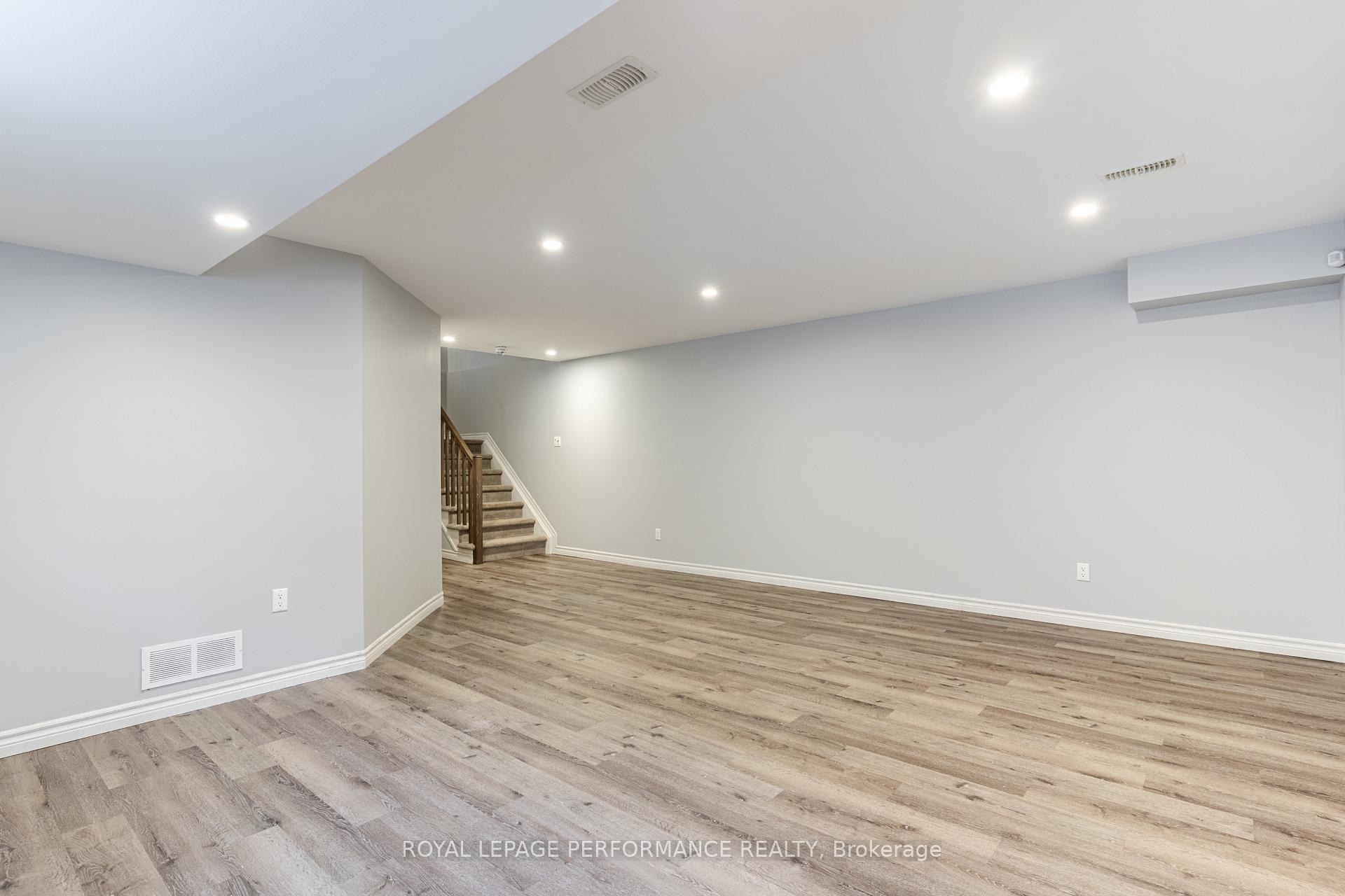 Photo 28 of 330 Wood Acres Grove, Ottawa, Blossom Park/Kemp Park/Findlay Creek — HOMEH