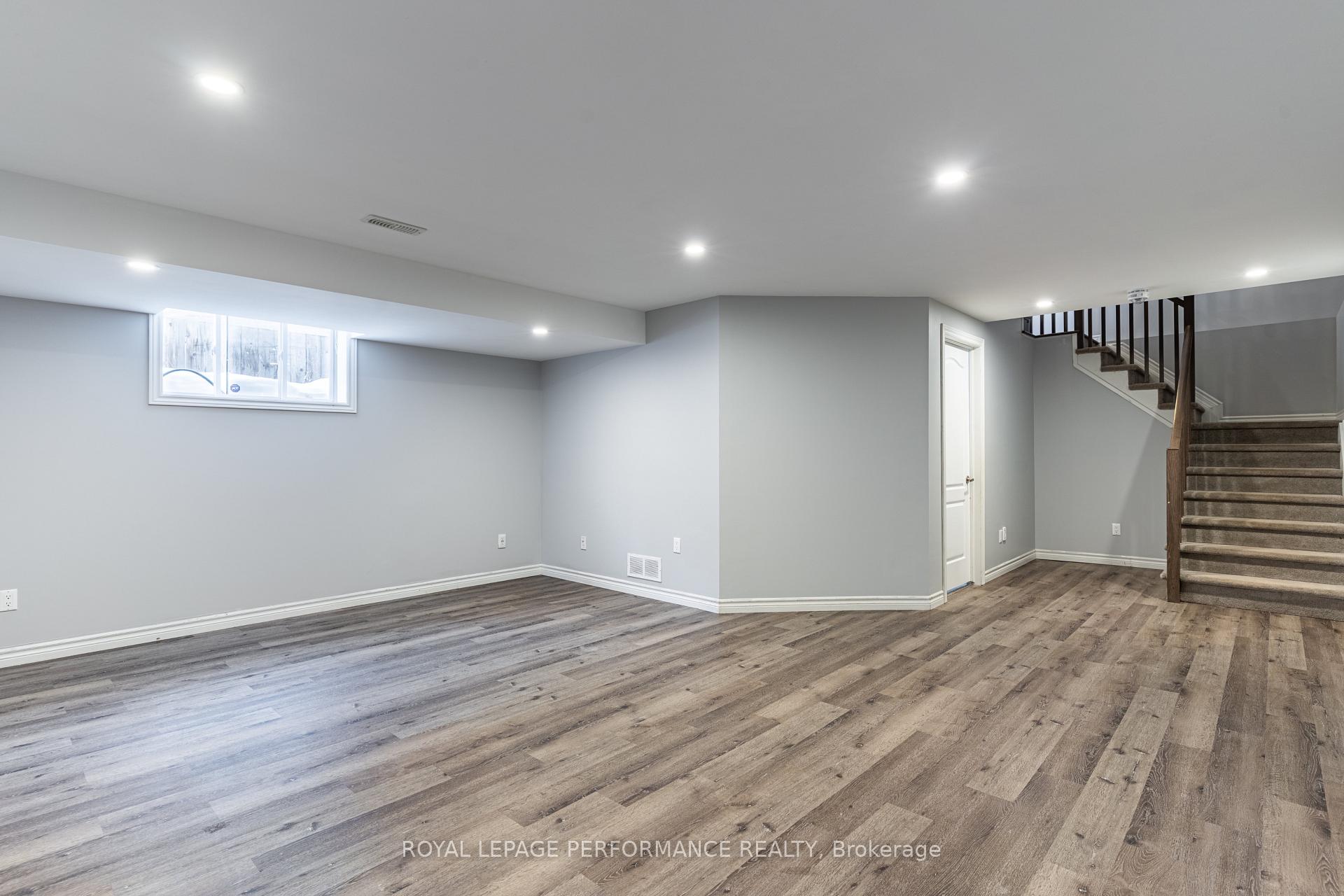 Photo 30 of 330 Wood Acres Grove, Ottawa, Blossom Park/Kemp Park/Findlay Creek — HOMEH