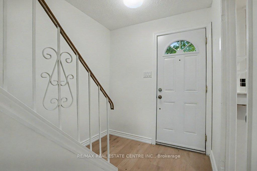 Photo 2 of Unit 17, 25 Upper Canada Drive, Kitchener — HOMEH