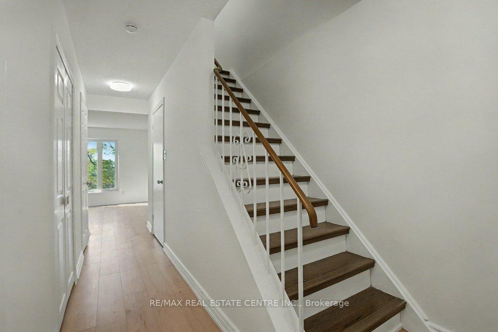 Photo 5 of Unit 17, 25 Upper Canada Drive, Kitchener — HOMEH