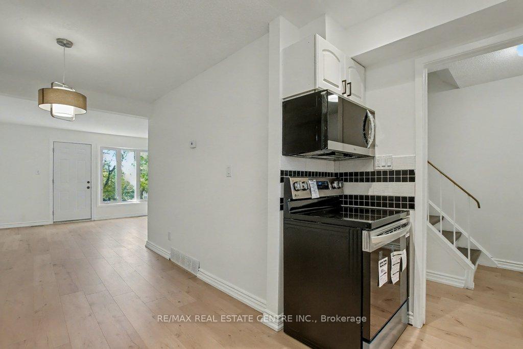 Photo 6 of Unit 17, 25 Upper Canada Drive, Kitchener — HOMEH