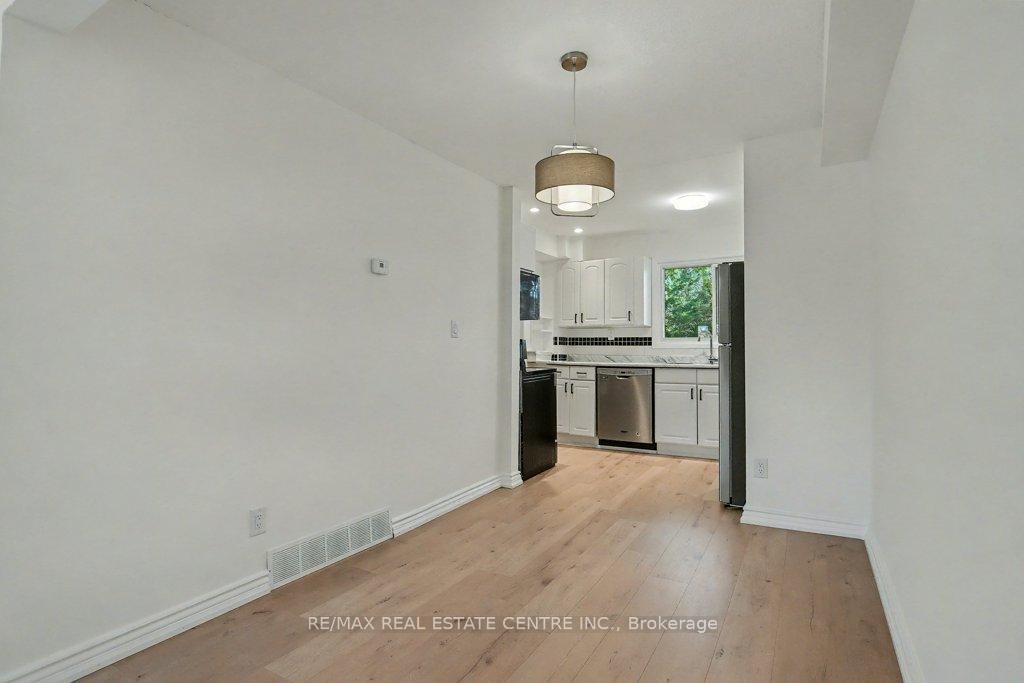 Photo 10 of Unit 17, 25 Upper Canada Drive, Kitchener — HOMEH