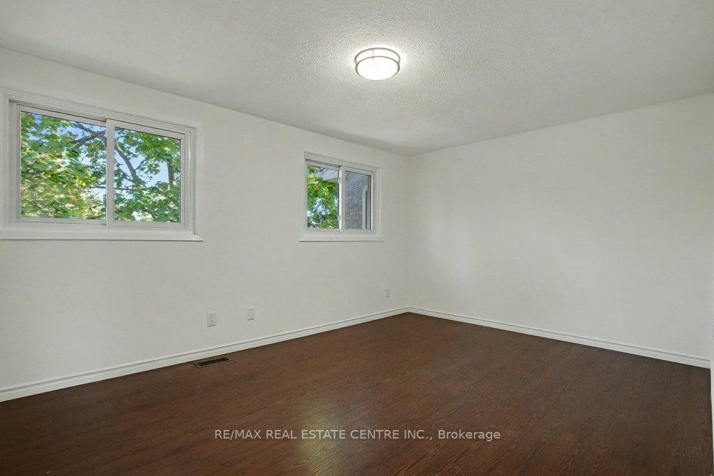 Photo 25 of Unit 17, 25 Upper Canada Drive, Kitchener — HOMEH