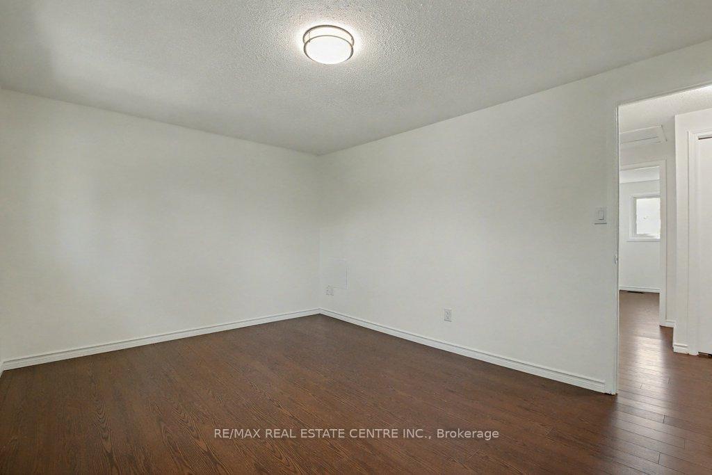 Photo 34 of Unit 17, 25 Upper Canada Drive, Kitchener — HOMEH