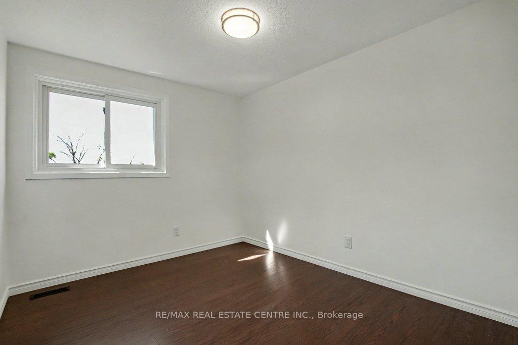 Photo 19 of Unit 17, 25 Upper Canada Drive, Kitchener — HOMEH