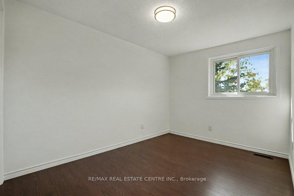 Photo 11 of Unit 17, 25 Upper Canada Drive, Kitchener — HOMEH