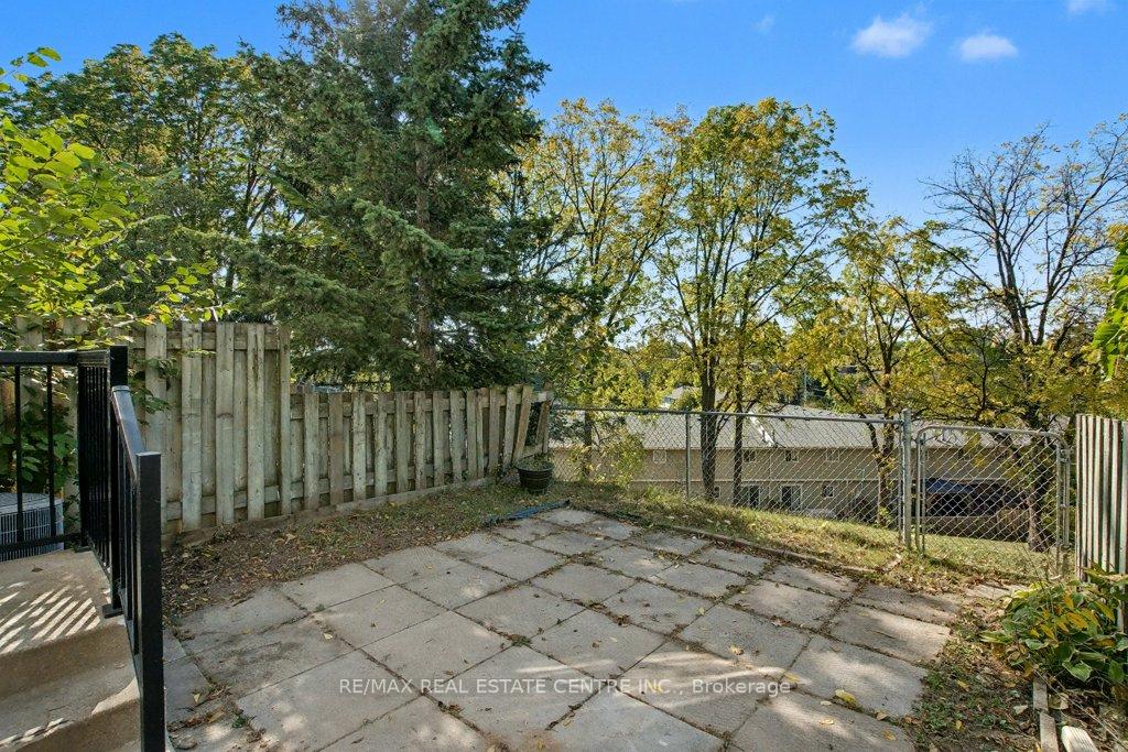 Photo 24 of Unit 17, 25 Upper Canada Drive, Kitchener — HOMEH