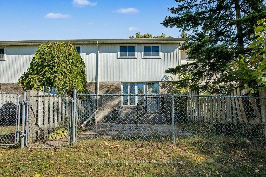 Photo 14 of Unit 17, 25 Upper Canada Drive, Kitchener — HOMEH