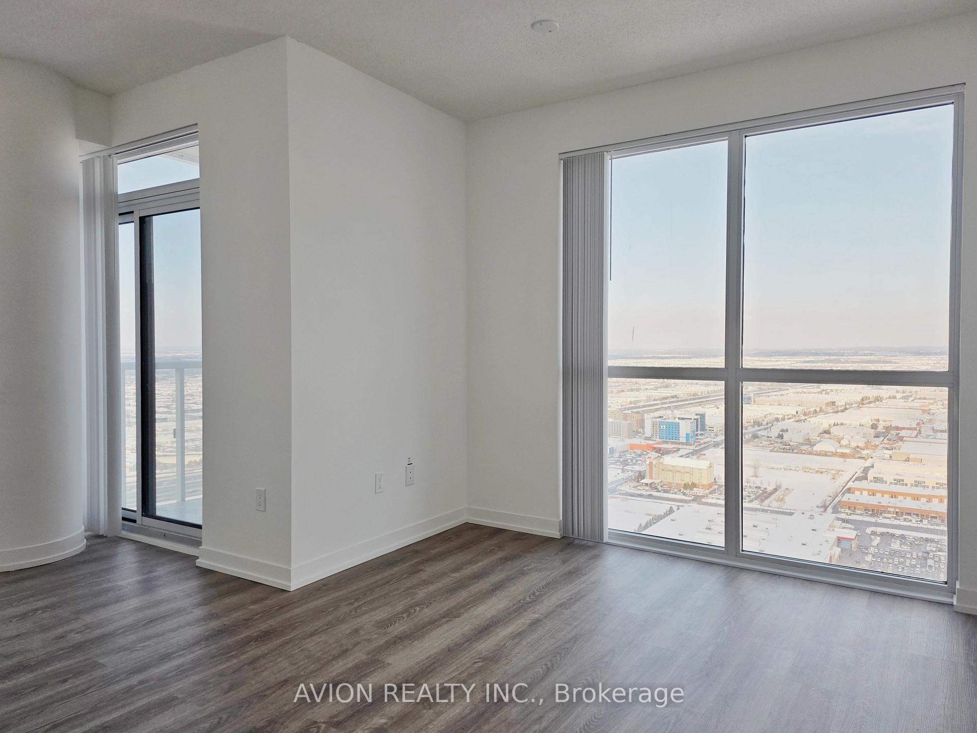 Photo 2 of Unit 4602, 8 Interchange Way, Vaughan, Vaughan Corporate Centre — HOMEH
