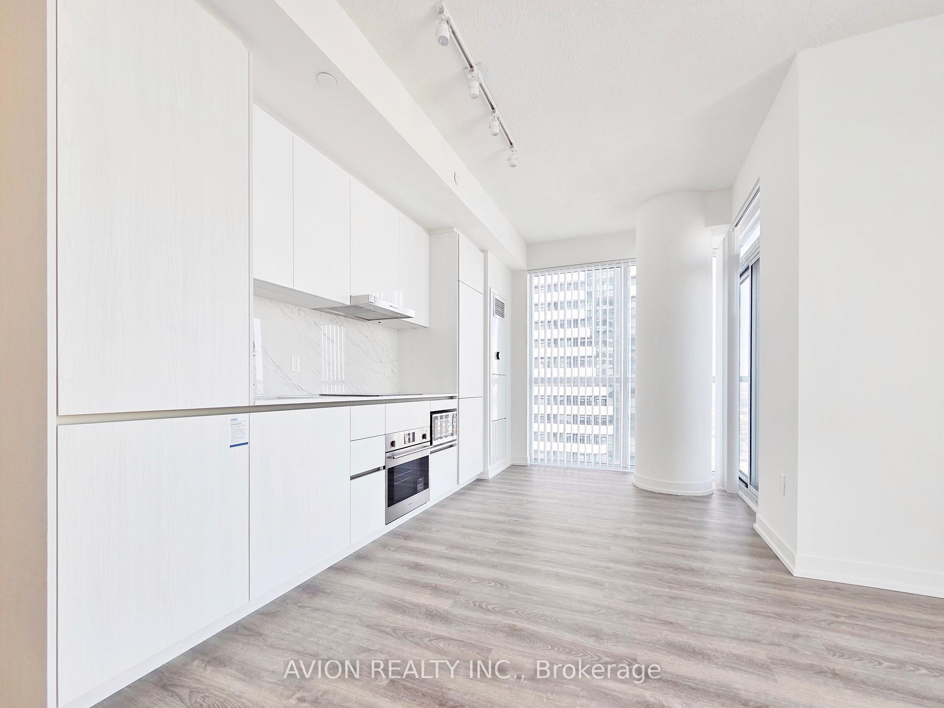 Photo 3 of Unit 4602, 8 Interchange Way, Vaughan, Vaughan Corporate Centre — HOMEH