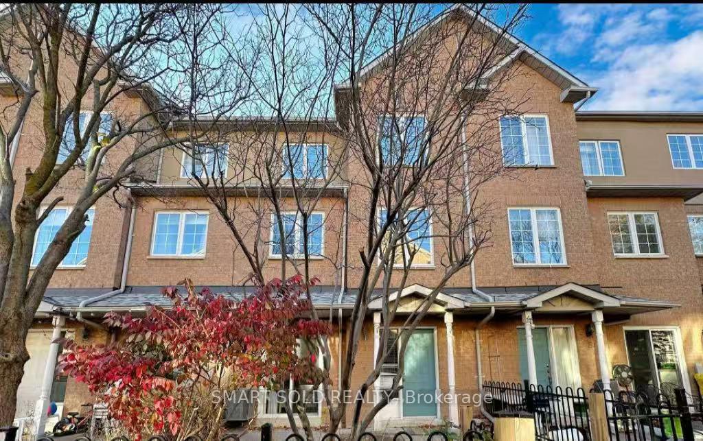 Front of Unit 18, 5 St Moritz Way