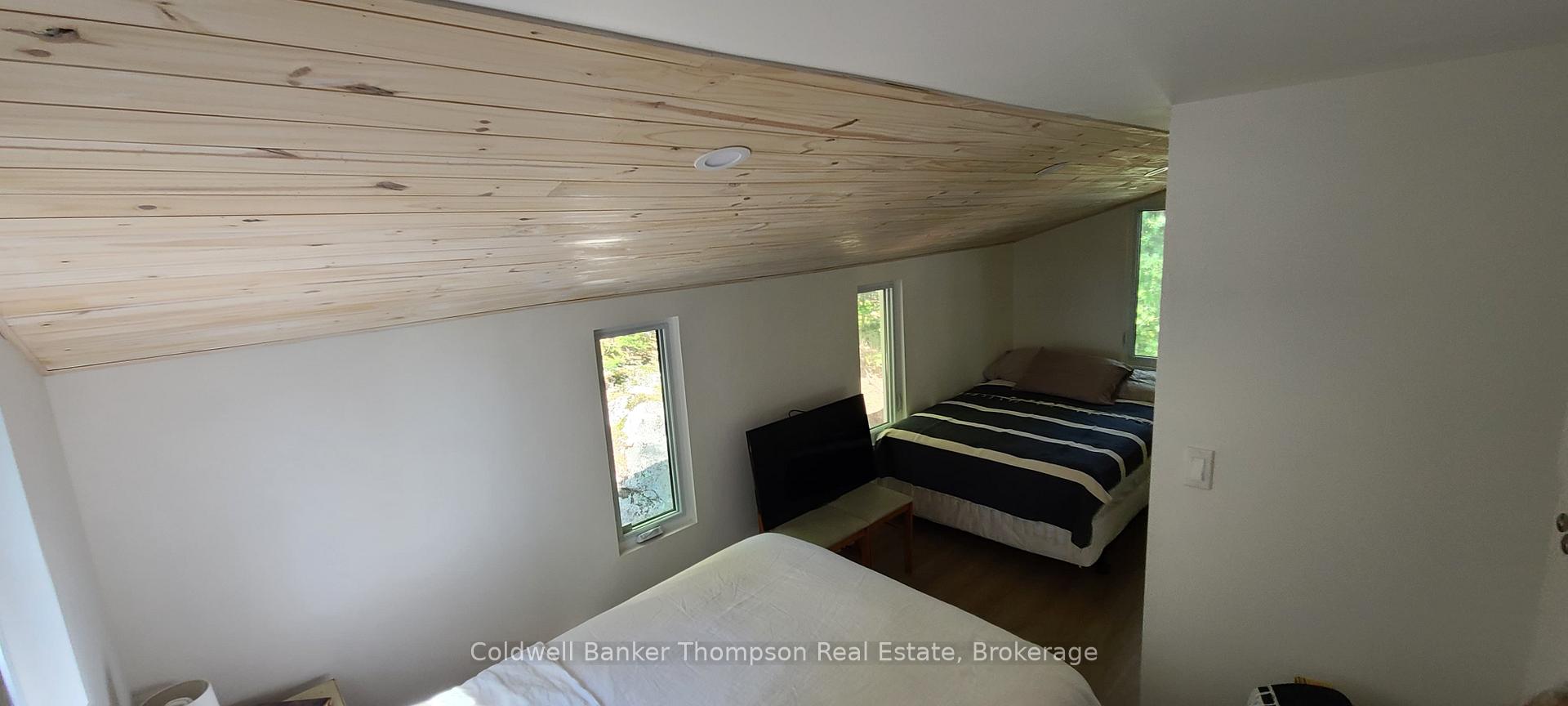 Photo 2 of 1020 Andersen Road, Bracebridge, Draper — HOMEH