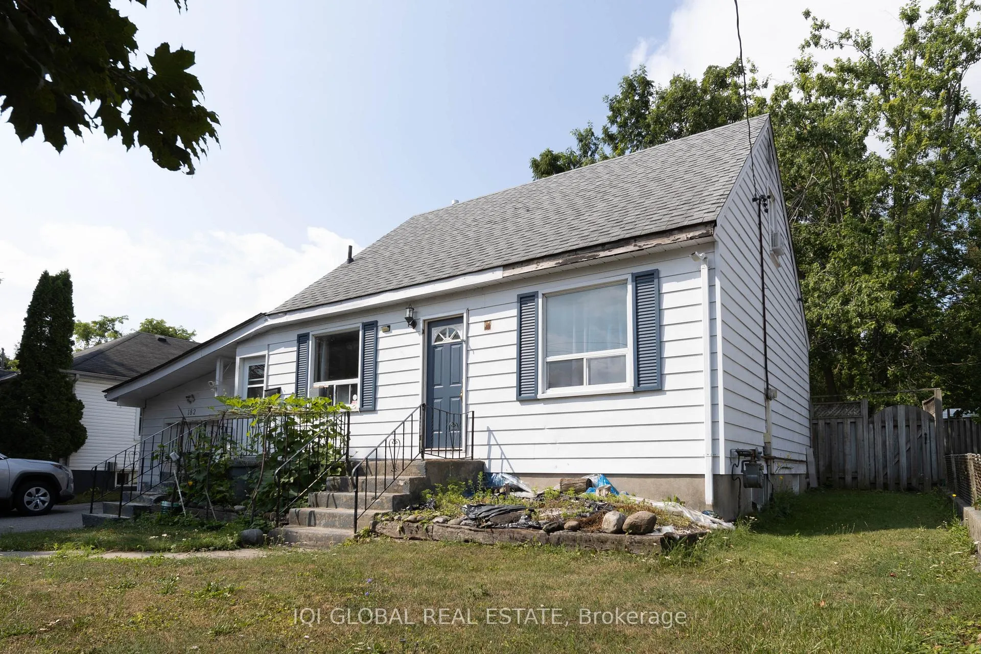 Photo 2 of 182 Peel Street, Barrie, Wellington — HOMEH