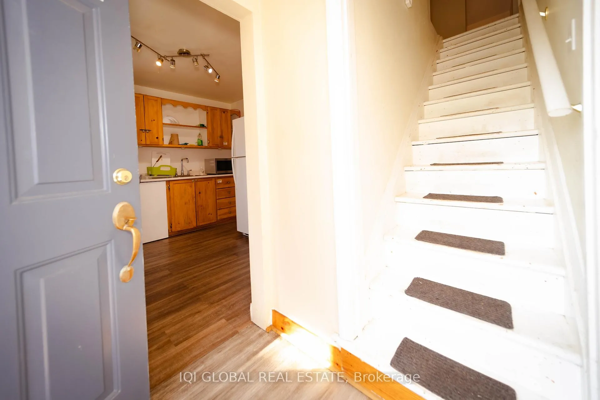 Photo 10 of 182 Peel Street, Barrie, Wellington — HOMEH