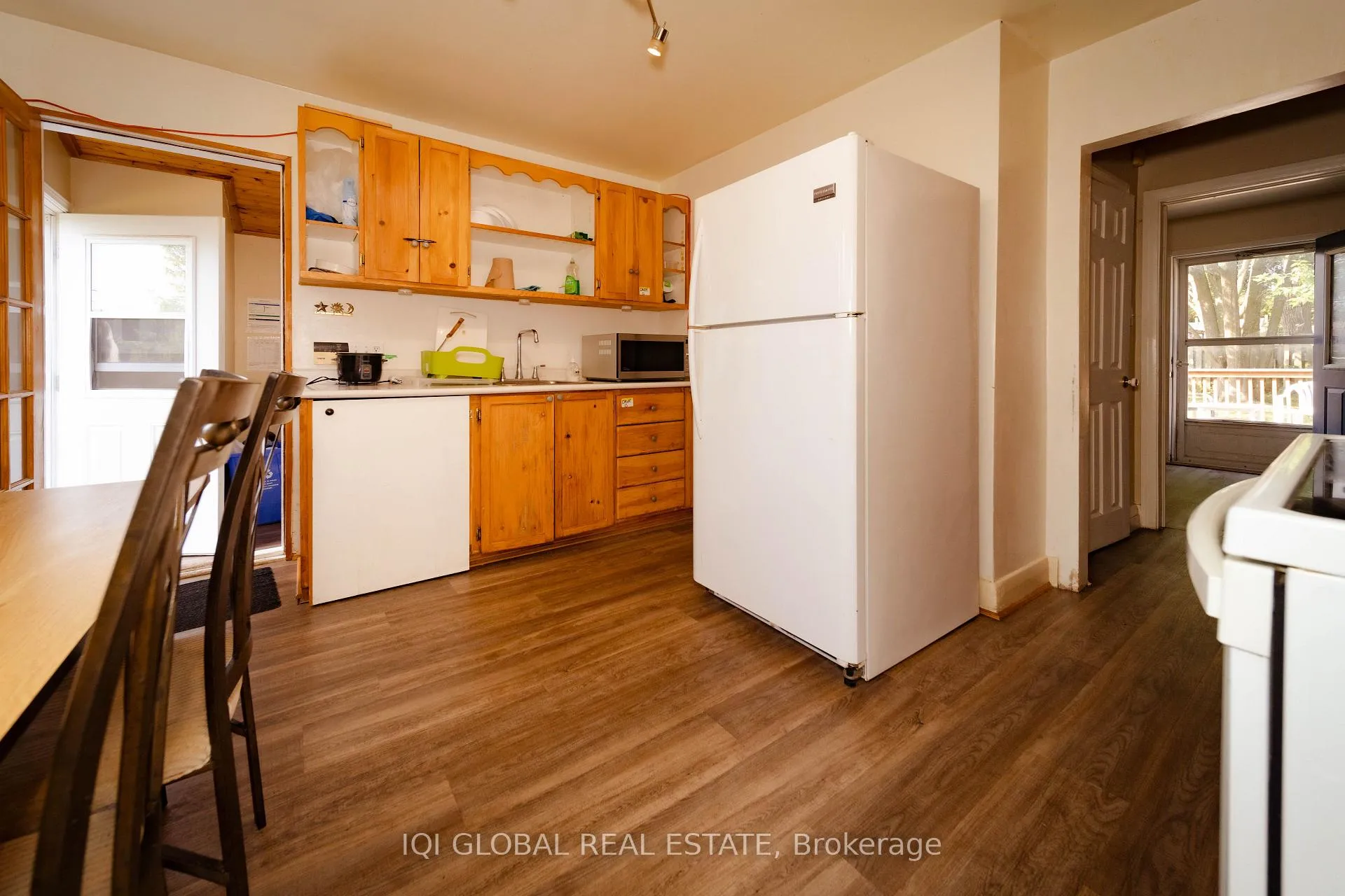 Photo 11 of 182 Peel Street, Barrie, Wellington — HOMEH