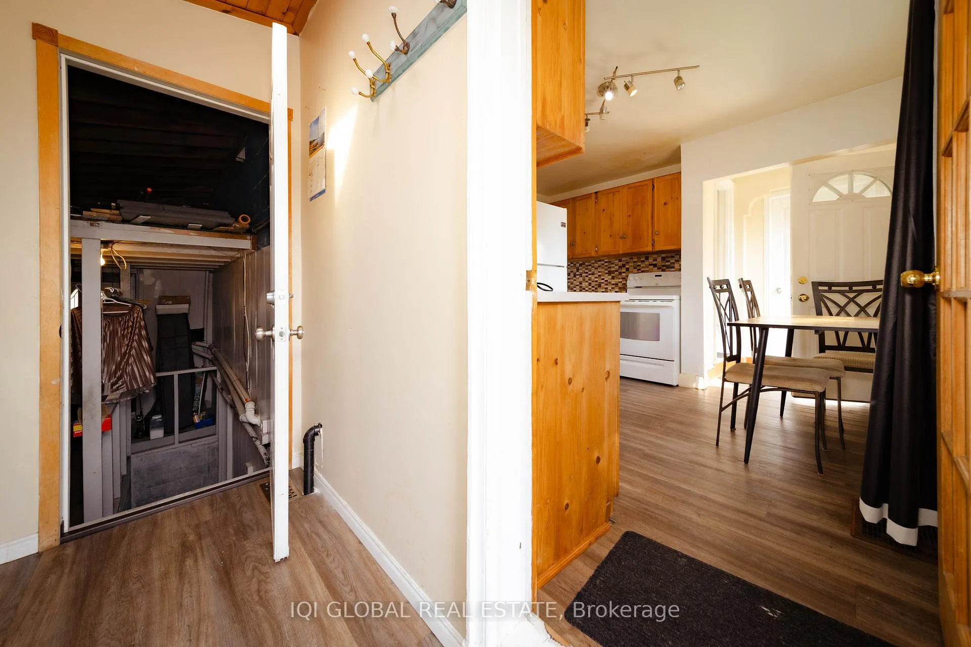 Photo 18 of 182 Peel Street, Barrie, Wellington — HOMEH