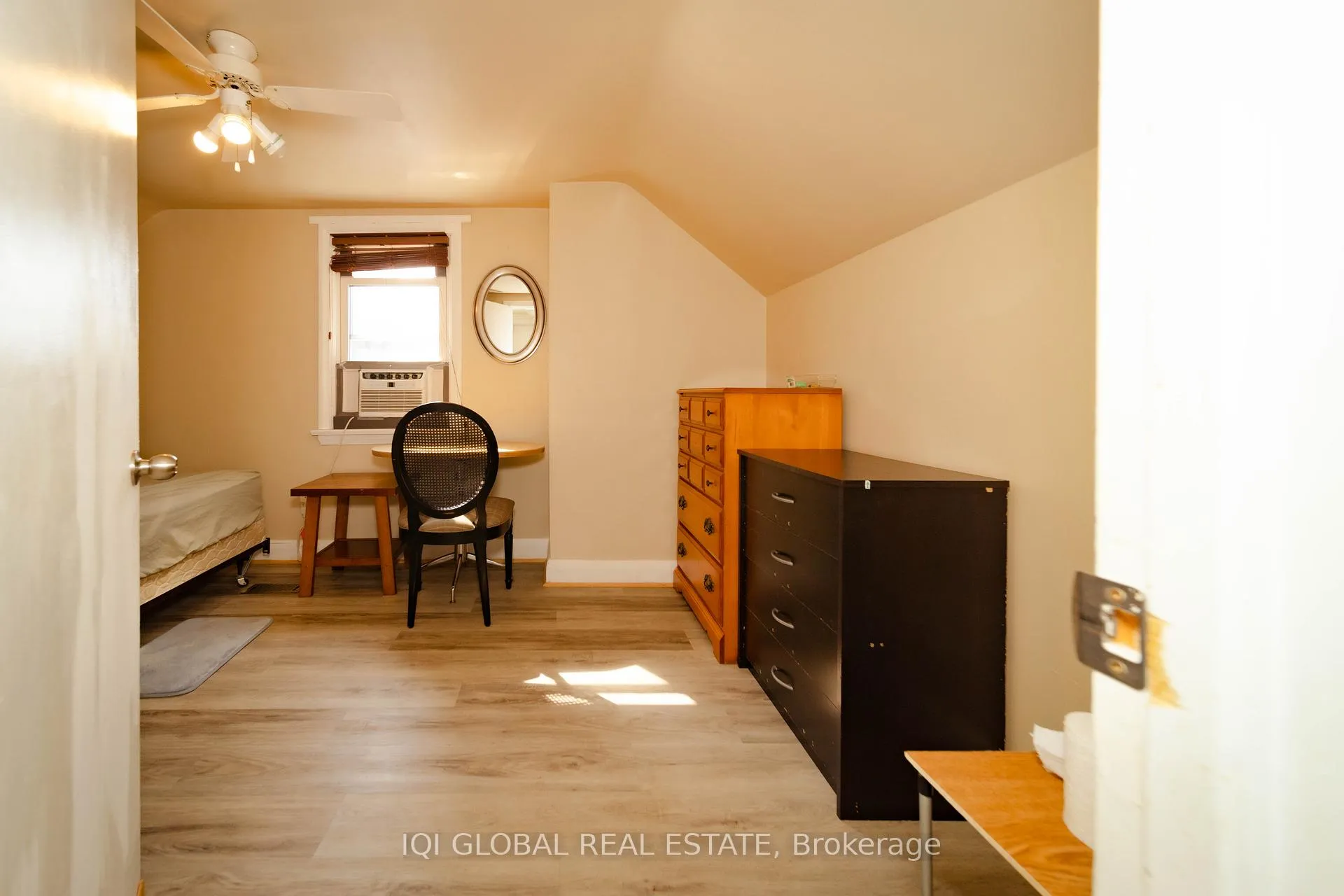 Photo 33 of 182 Peel Street, Barrie, Wellington — HOMEH