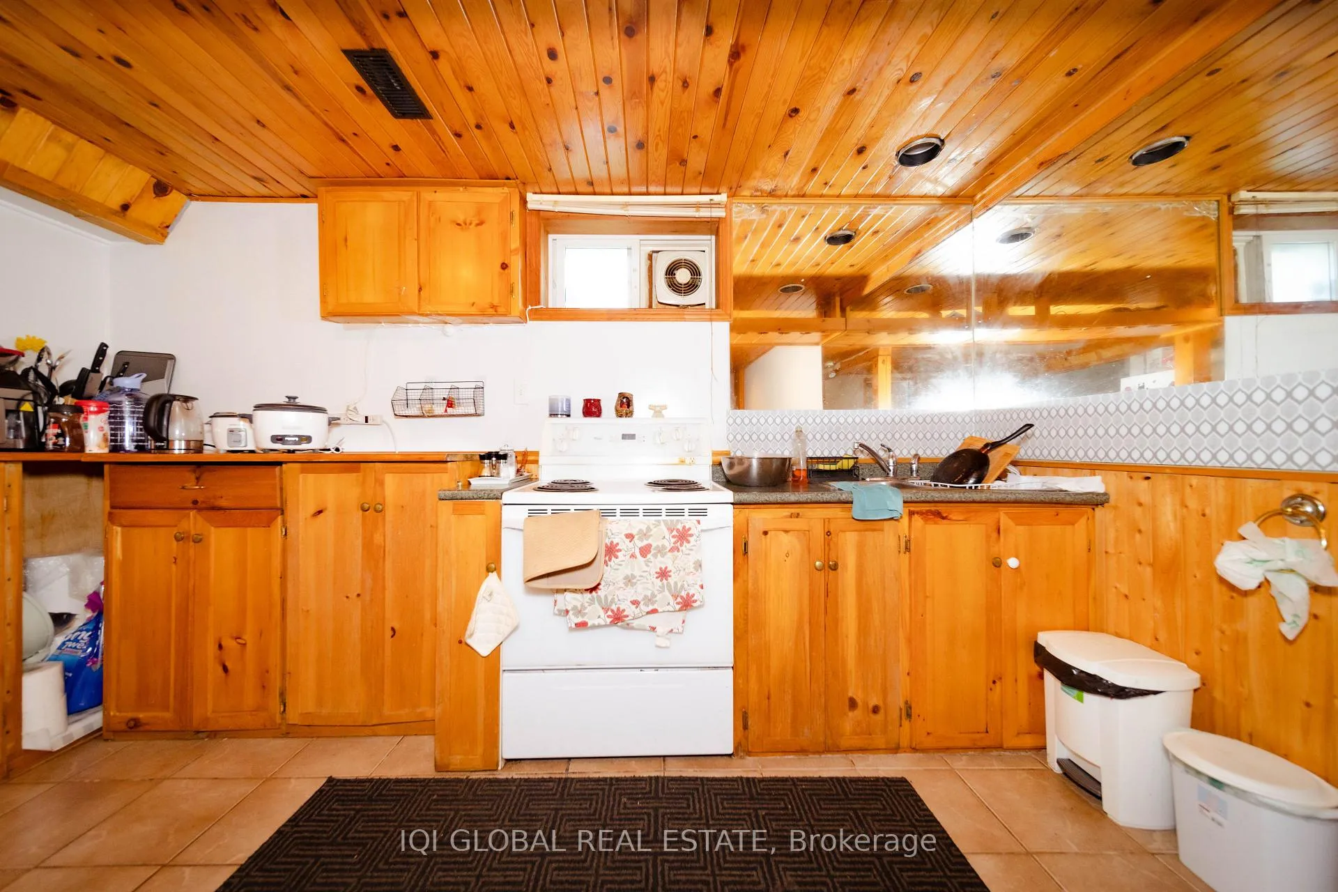 Photo 61 of 182 Peel Street, Barrie, Wellington — HOMEH