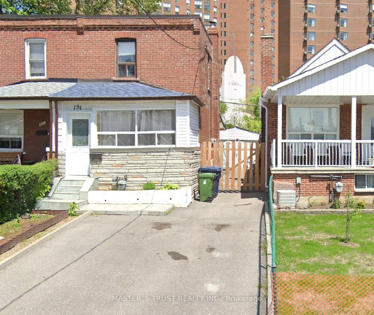 Front of Unit Lower, 151 Dynevor Road