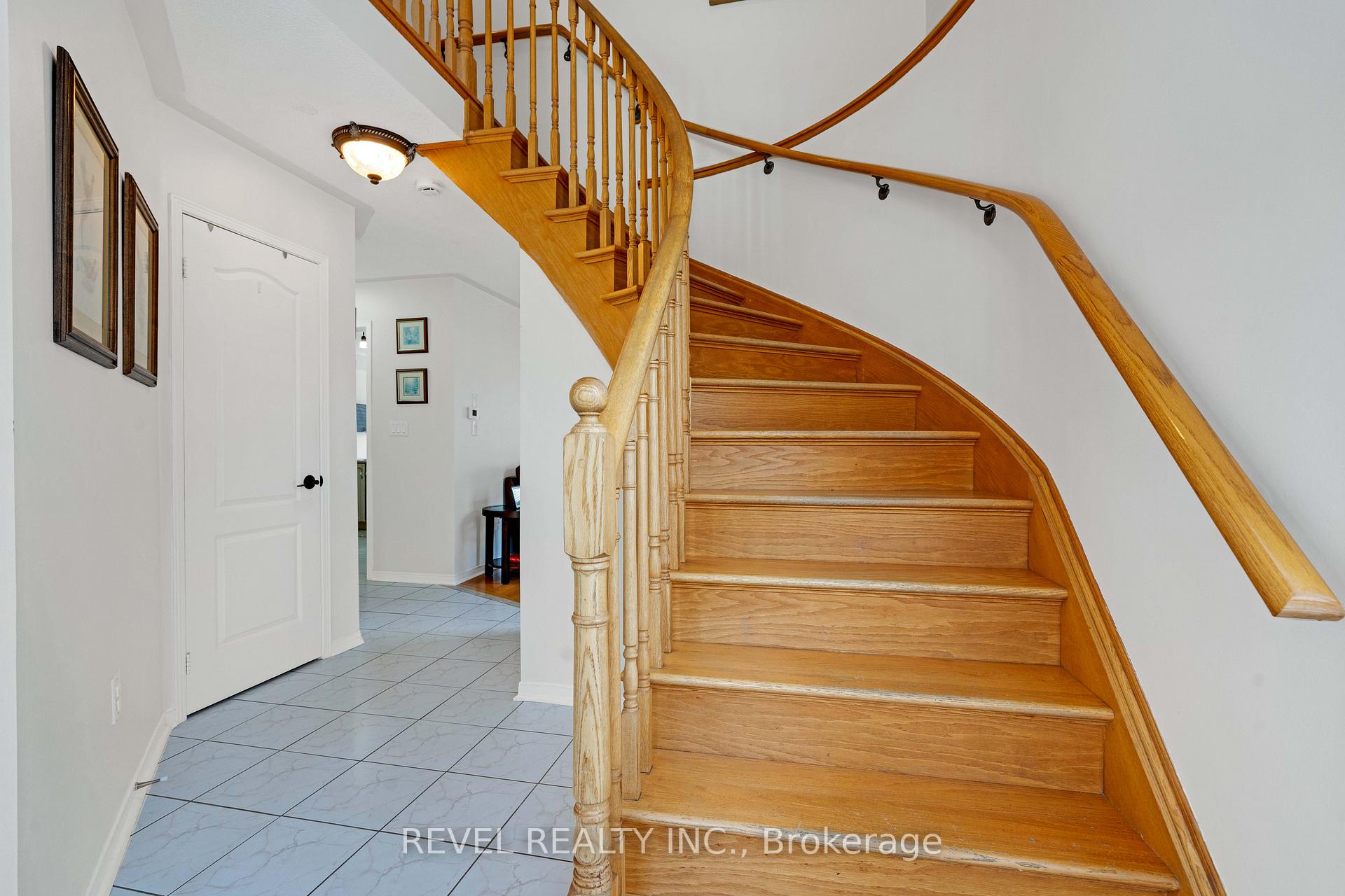 Photo 7 of 21 Ewart Street, Caledon, Bolton North — HOMEH