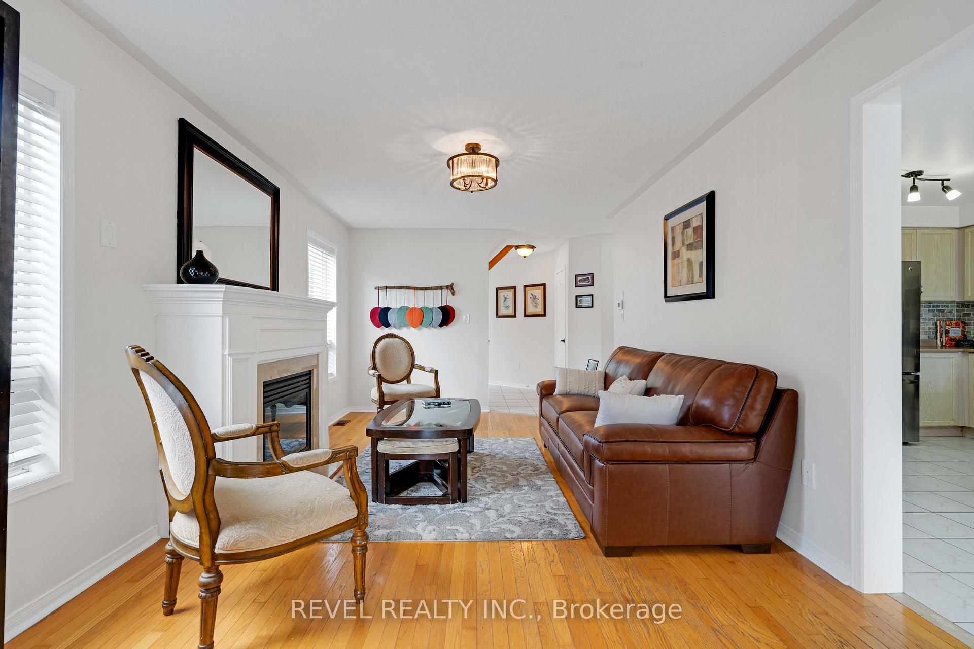 Photo 9 of 21 Ewart Street, Caledon, Bolton North — HOMEH