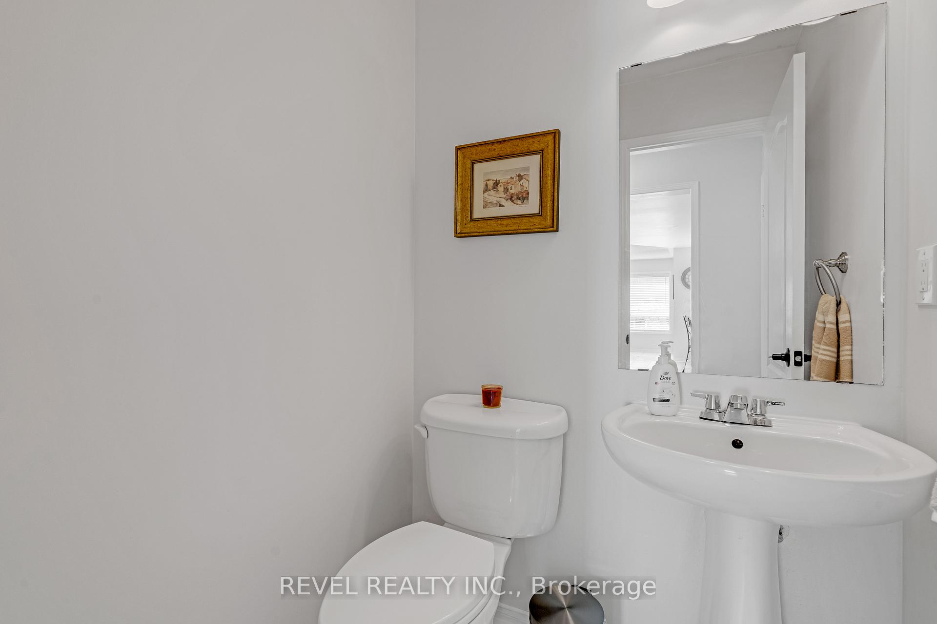 Photo 14 of 21 Ewart Street, Caledon, Bolton North — HOMEH