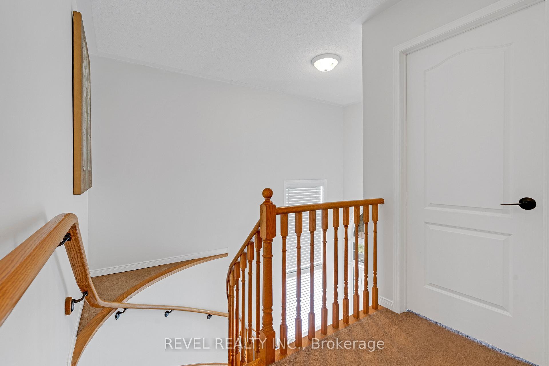 Photo 16 of 21 Ewart Street, Caledon, Bolton North — HOMEH