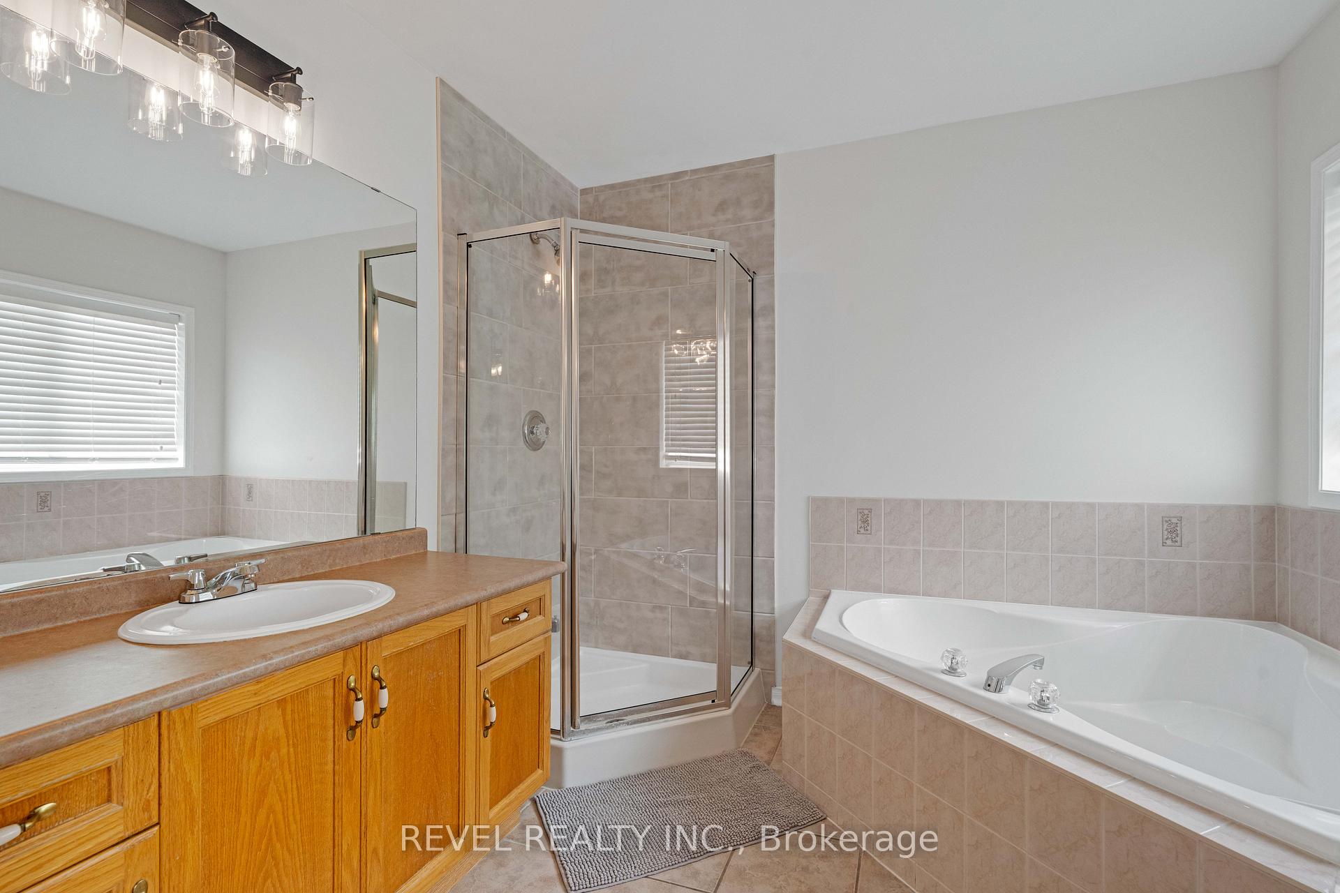 Photo 21 of 21 Ewart Street, Caledon, Bolton North — HOMEH