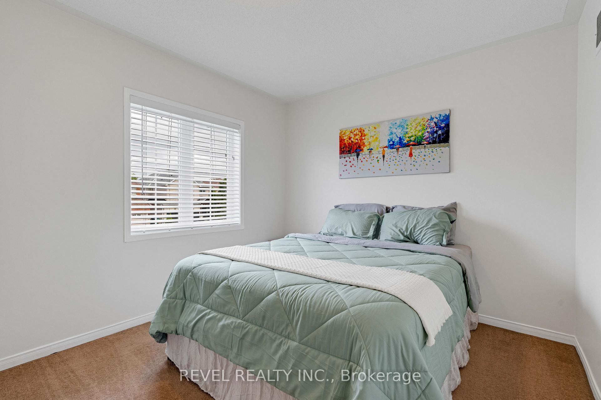 Photo 23 of 21 Ewart Street, Caledon, Bolton North — HOMEH