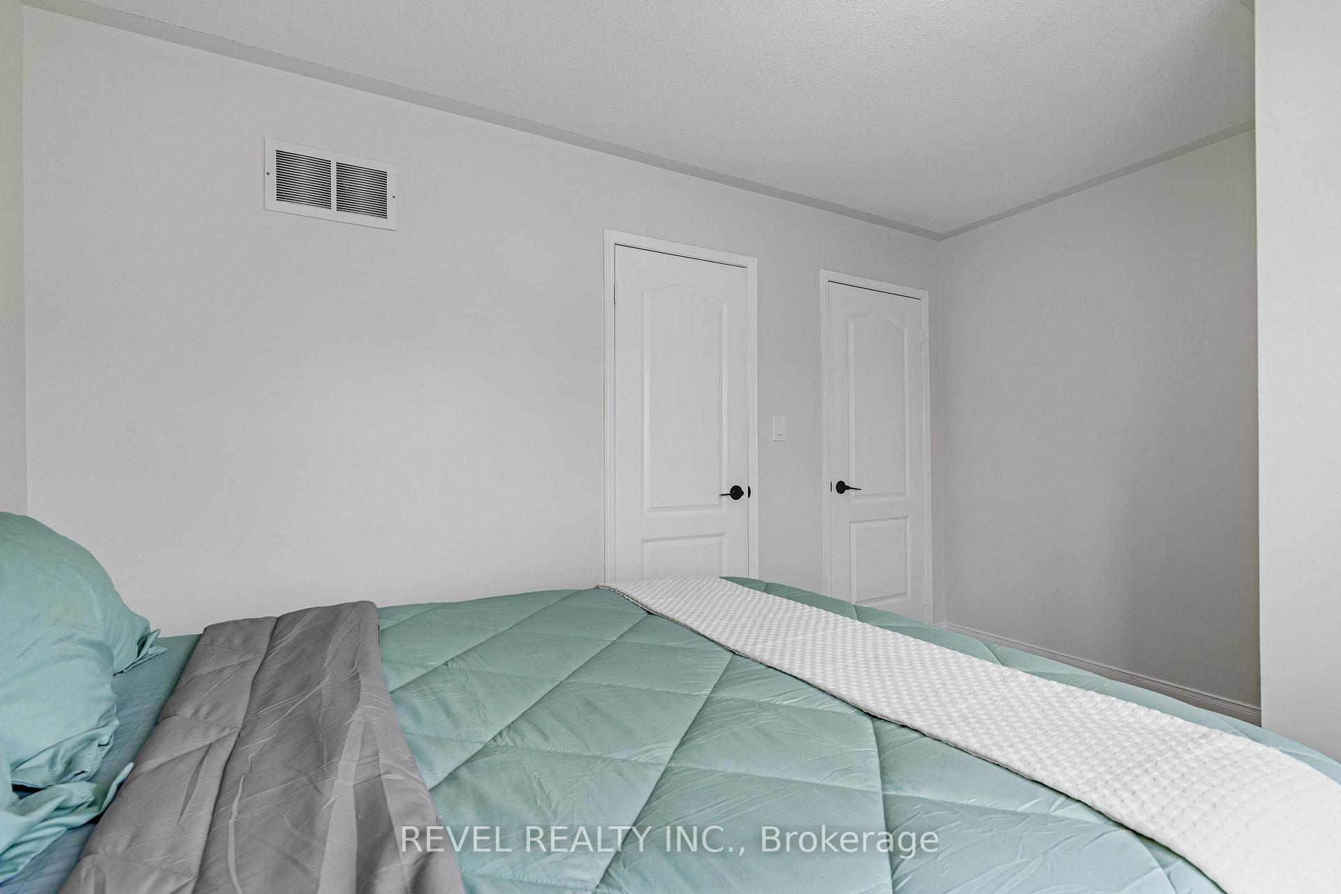 Photo 24 of 21 Ewart Street, Caledon, Bolton North — HOMEH