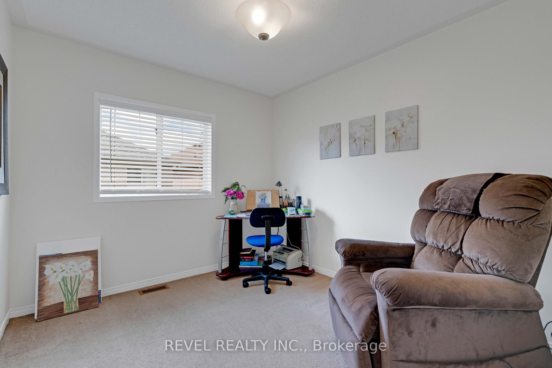Photo 25 of 21 Ewart Street, Caledon, Bolton North — HOMEH